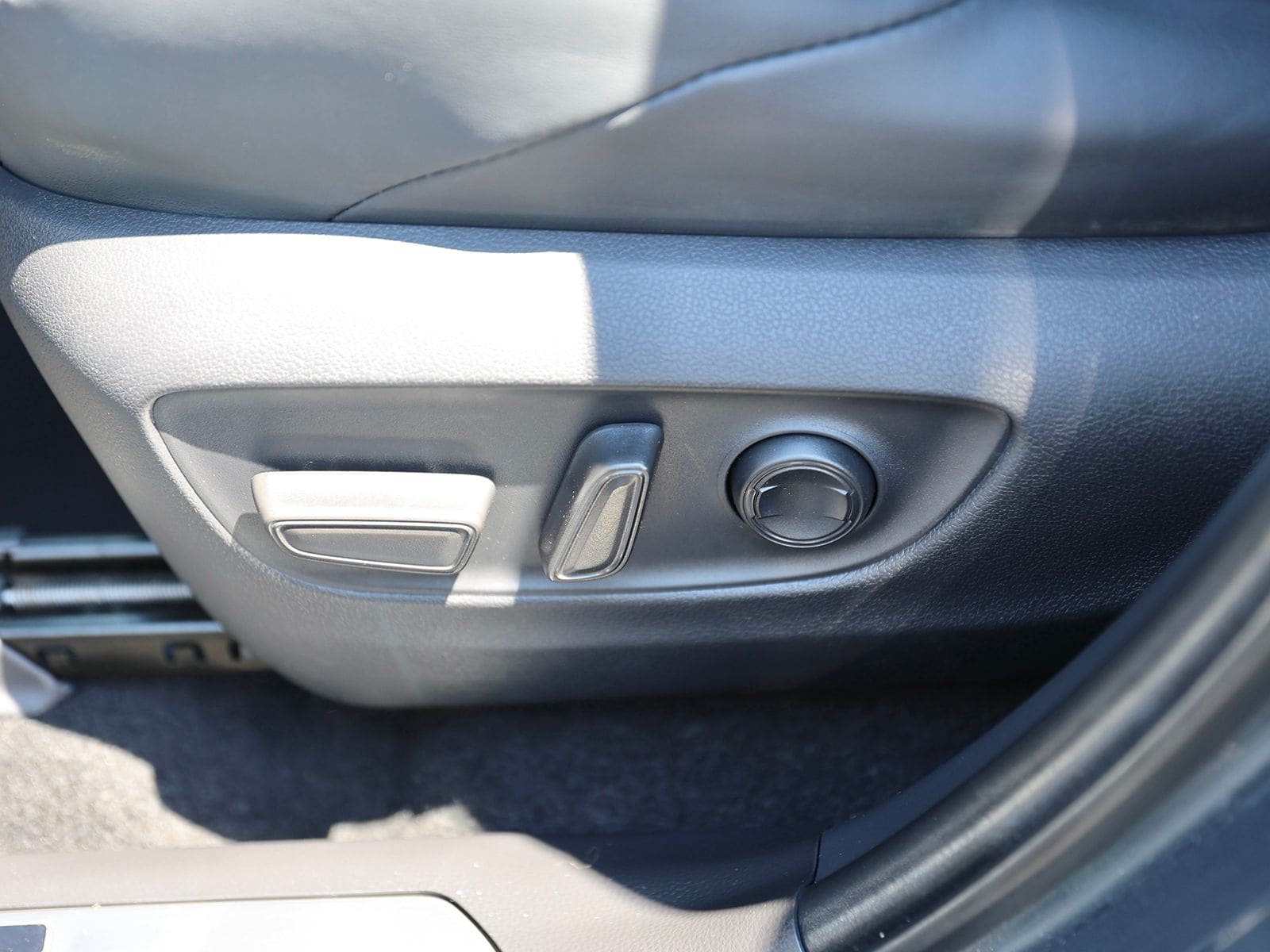 2024 Toyota Venza XLE - Photo 18