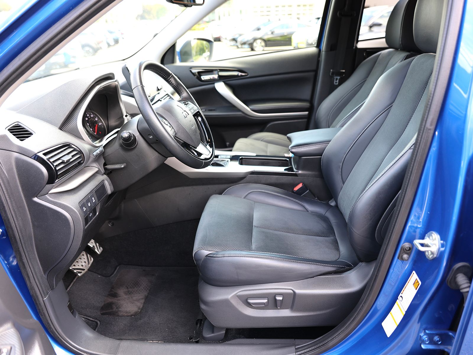 2024 Mitsubishi Eclipse Cross SE - Photo 17