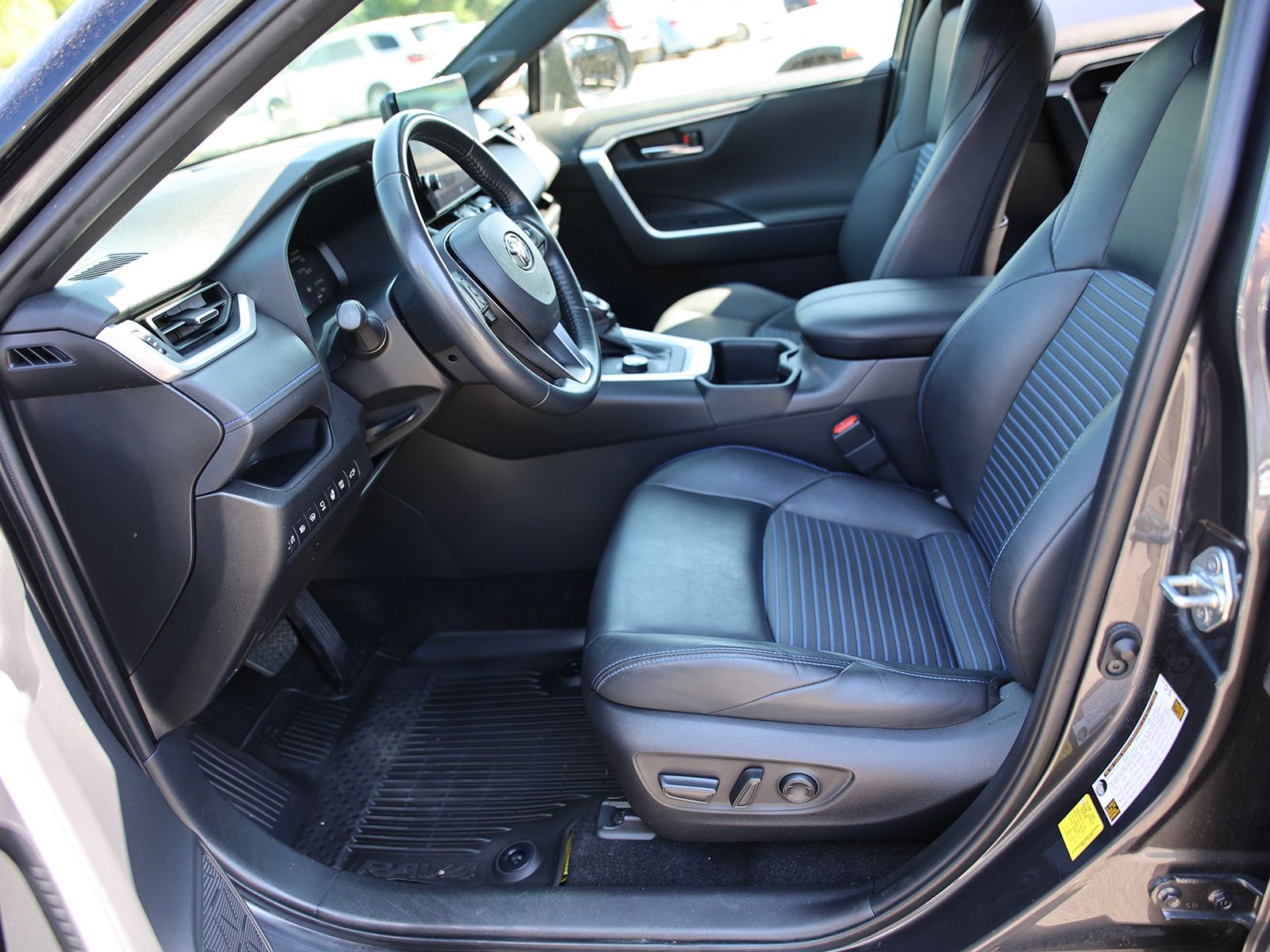 2023 Toyota RAV4 XSE - Photo 20