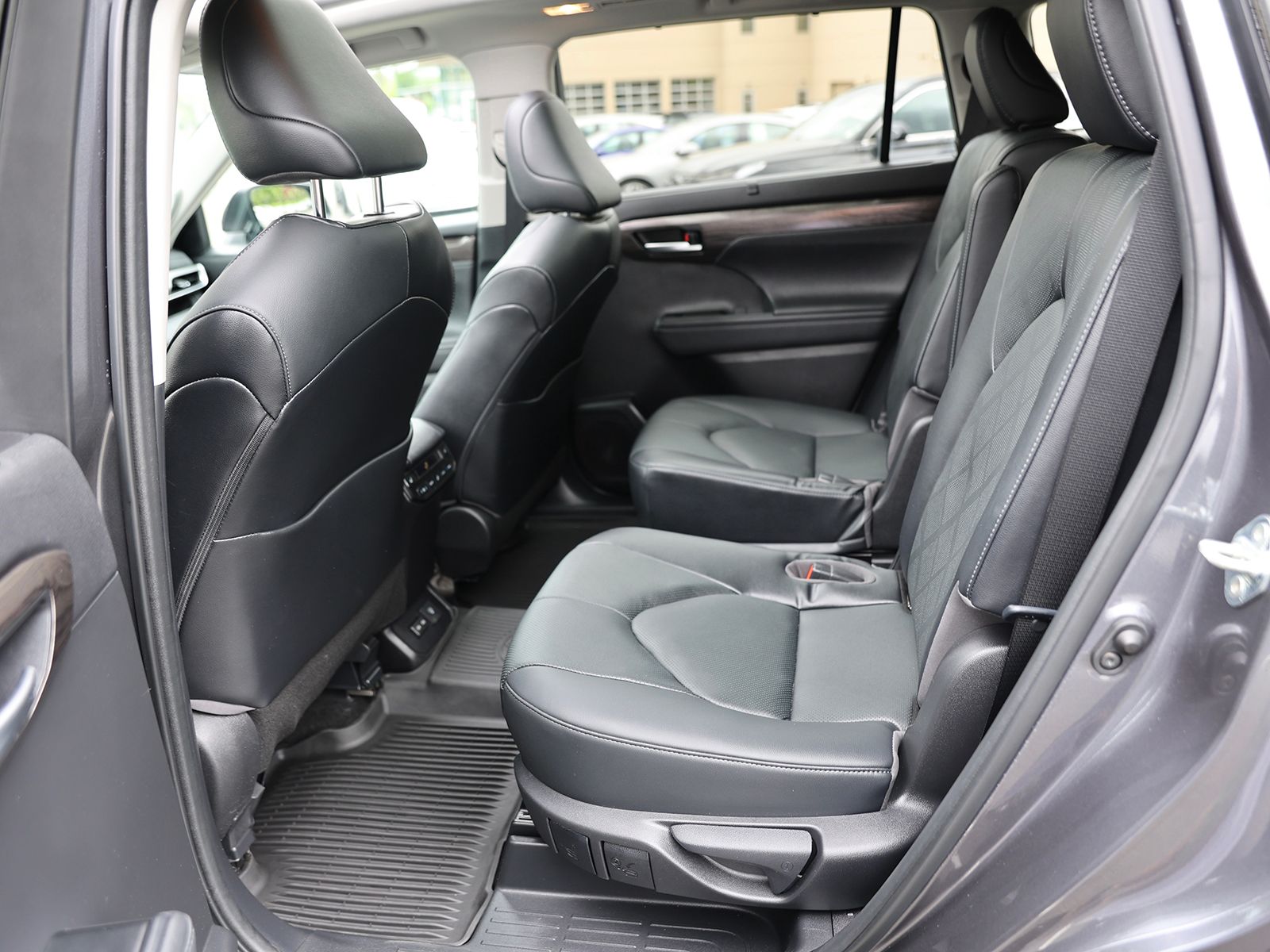 2023 Toyota Highlander Platinum - Photo 23
