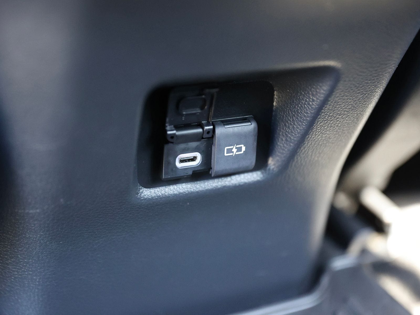 2023 Toyota RAV4 XSE - Photo 25