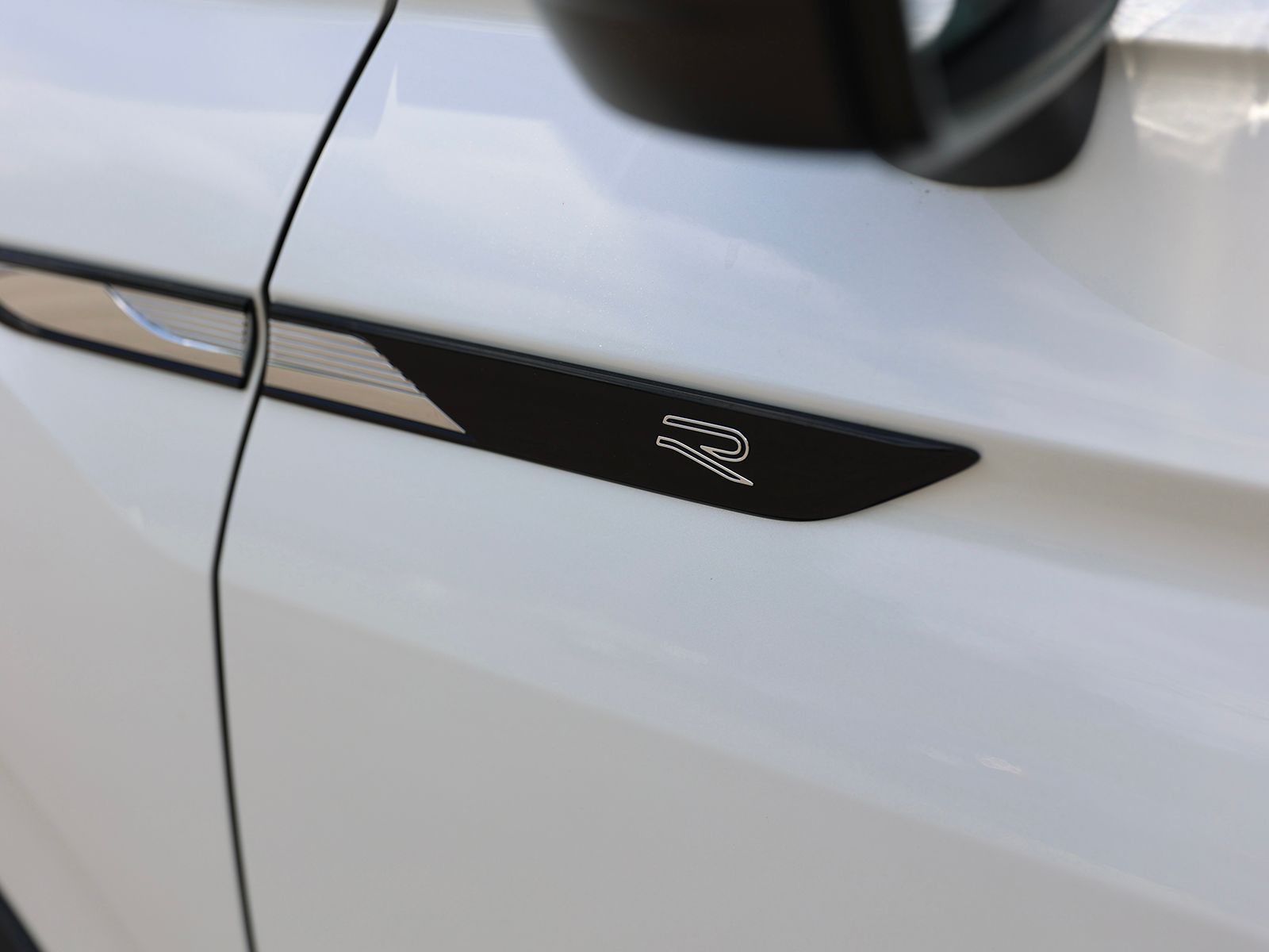 2022 Volkswagen Tiguan SE R-LINE BLACK - Photo 9