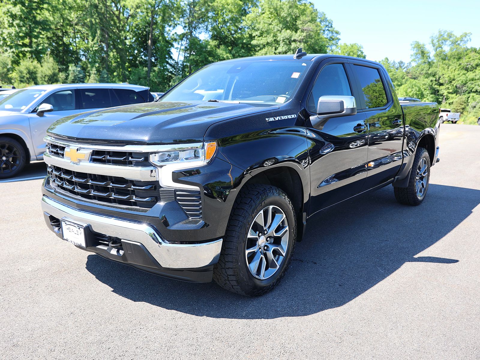 2024 Chevrolet Silverado 1500 LT - Photo 3