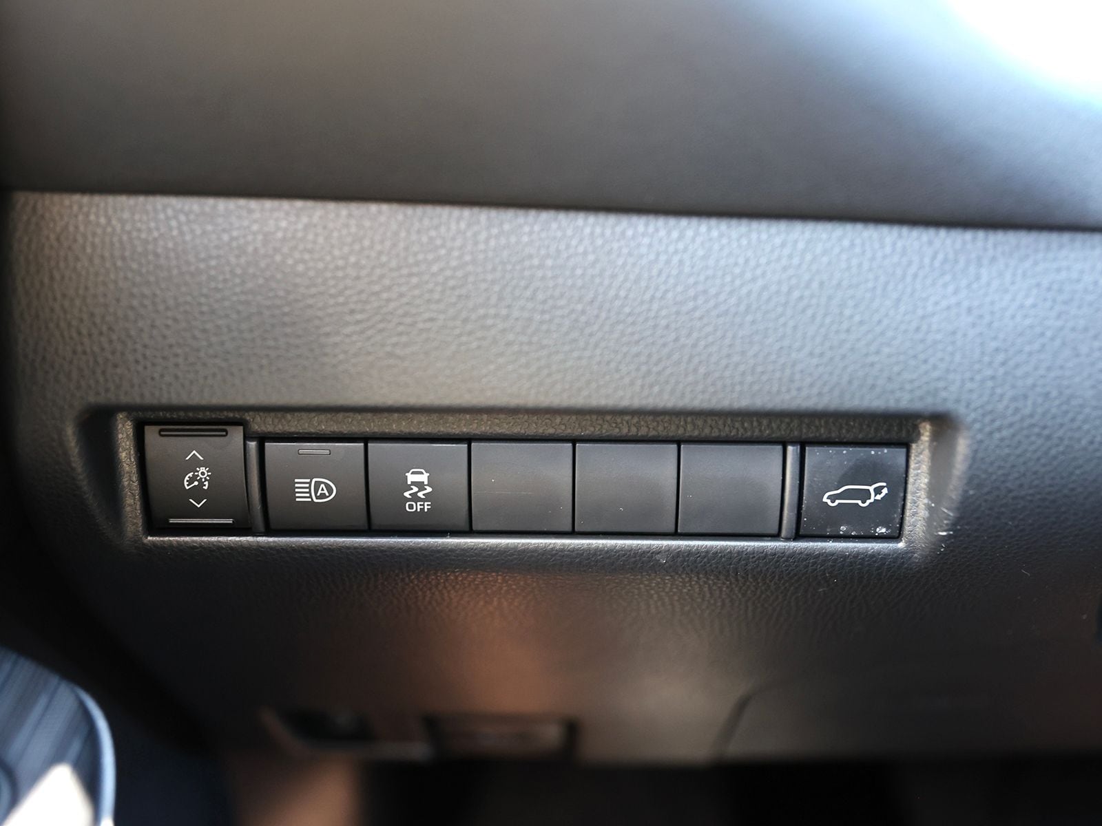 2024 Toyota Venza XLE - Photo 32