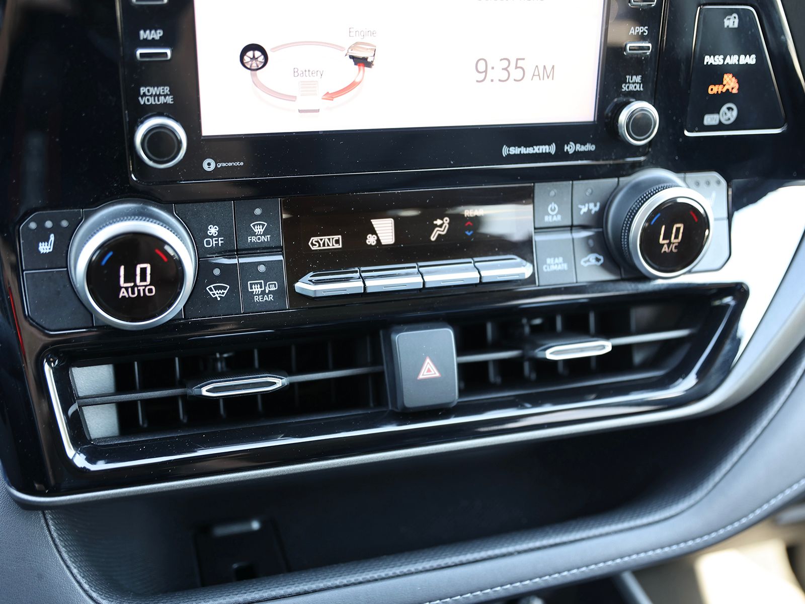2020 Toyota Highlander XLE - Photo 31