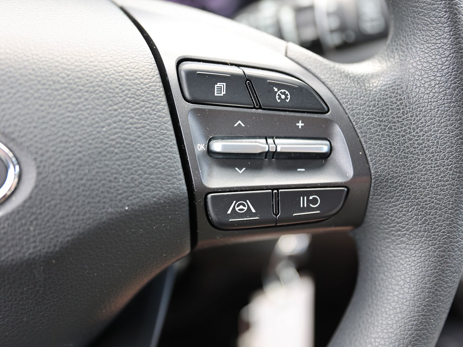 2023 Hyundai Kona SE - Photo 37
