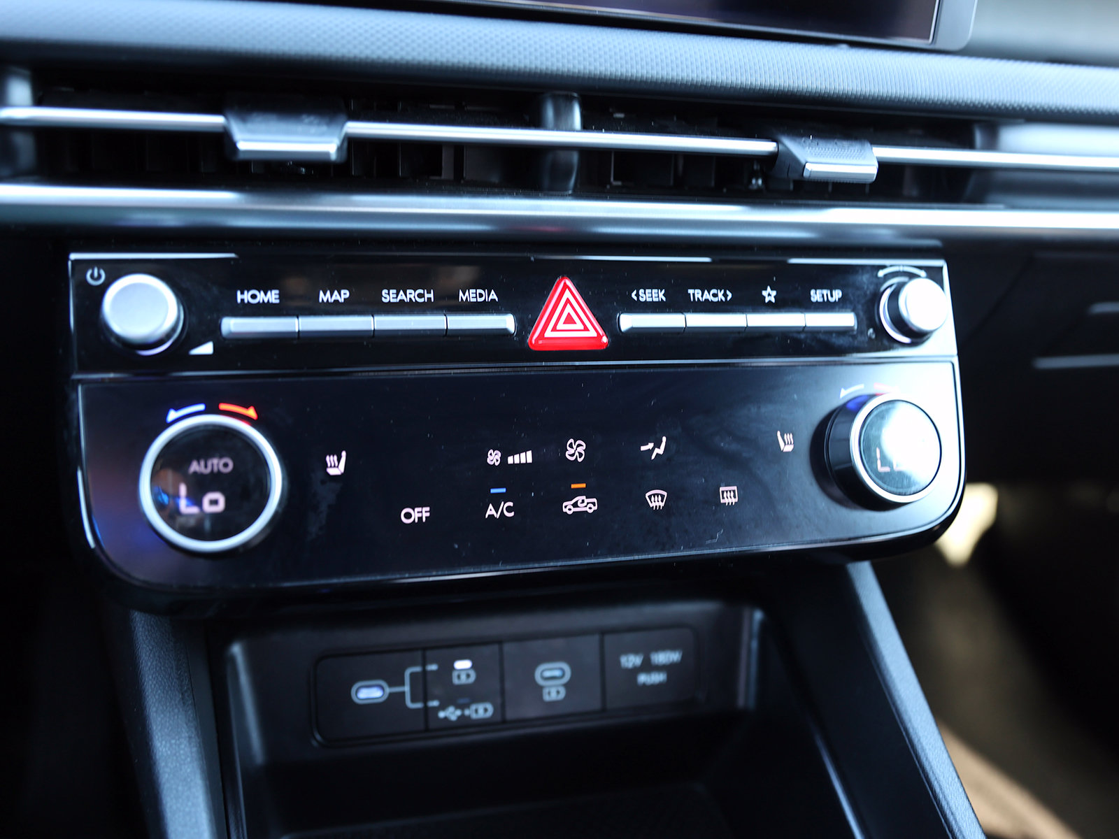 2025 Hyundai Santa Cruz SEL - Photo 24