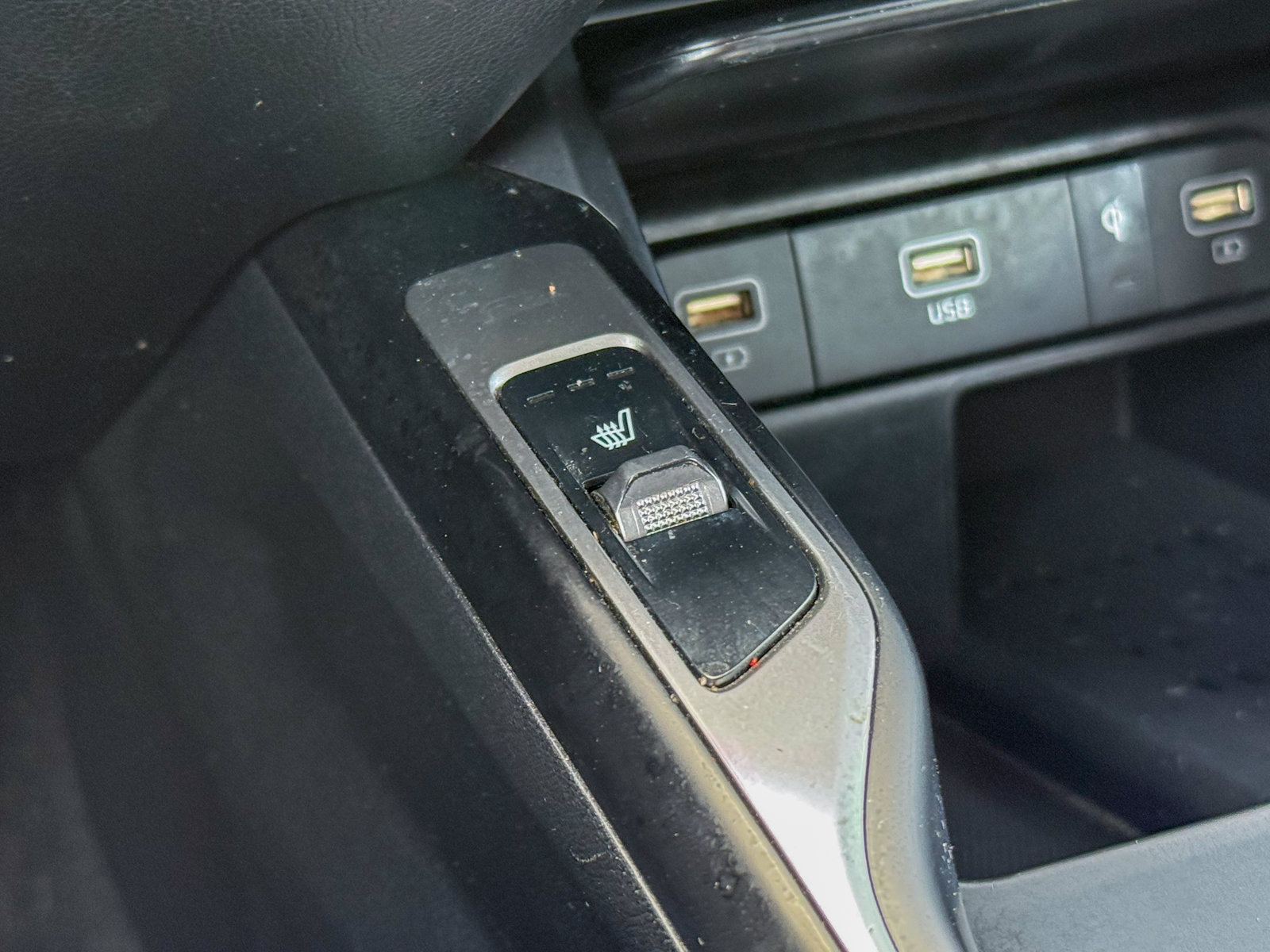 2023 Kia Sorento EX Hybrid - Photo 24