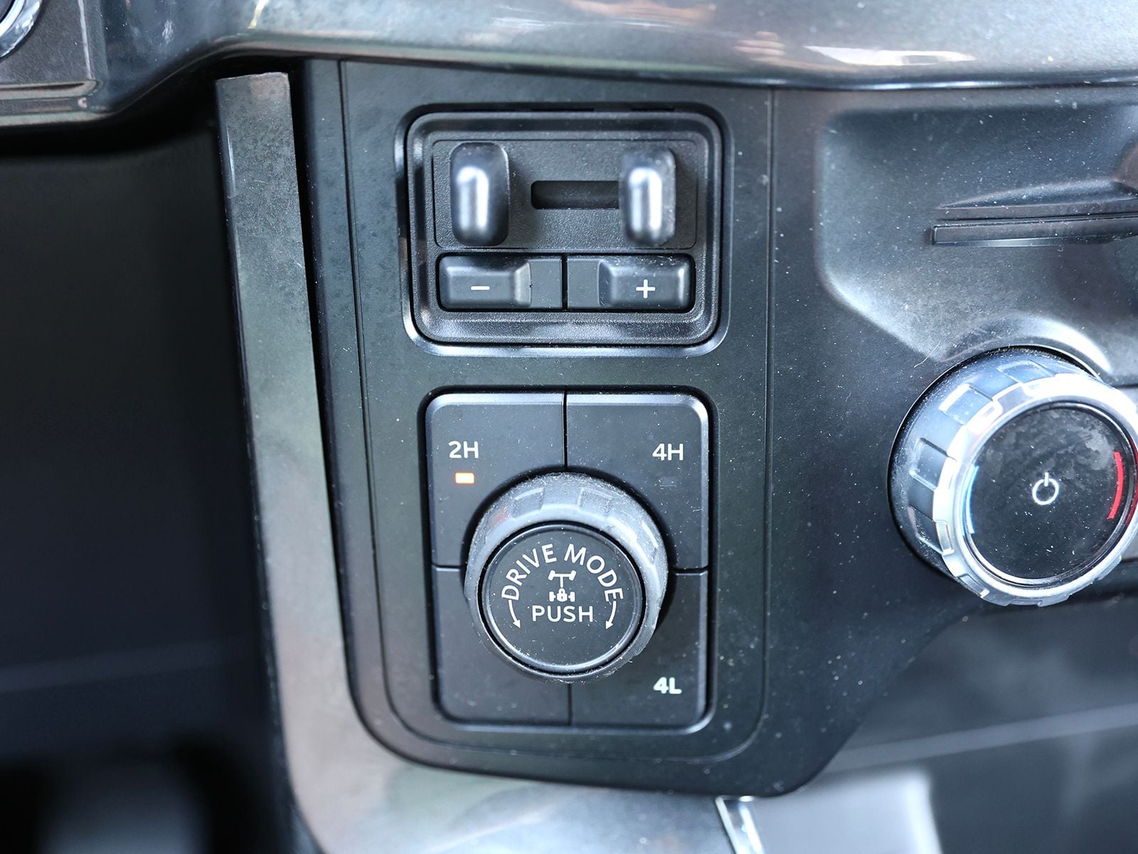 2023 Ford F-150 XLT - Photo 32