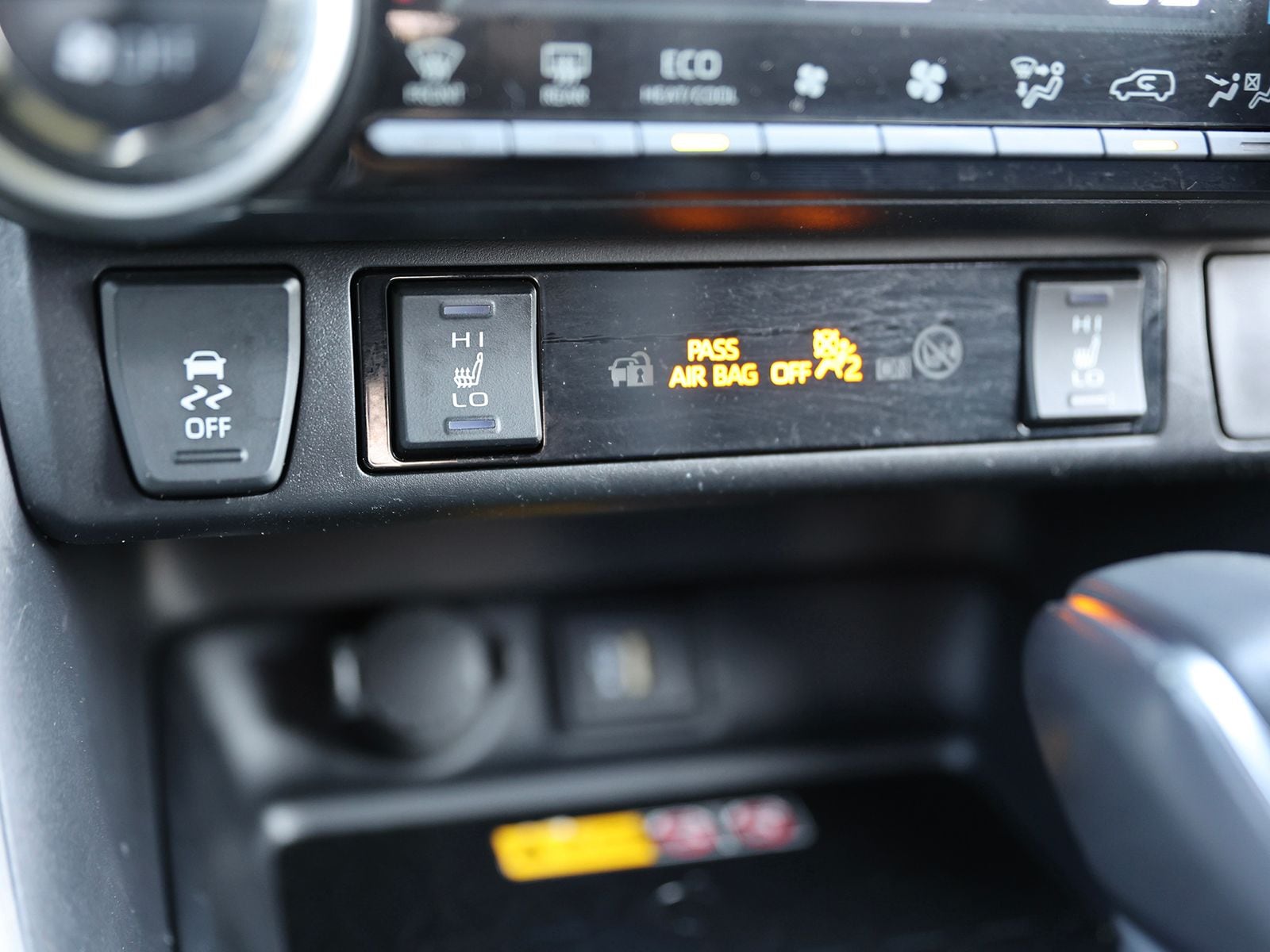 2023 Toyota RAV4 XSE - Photo 29