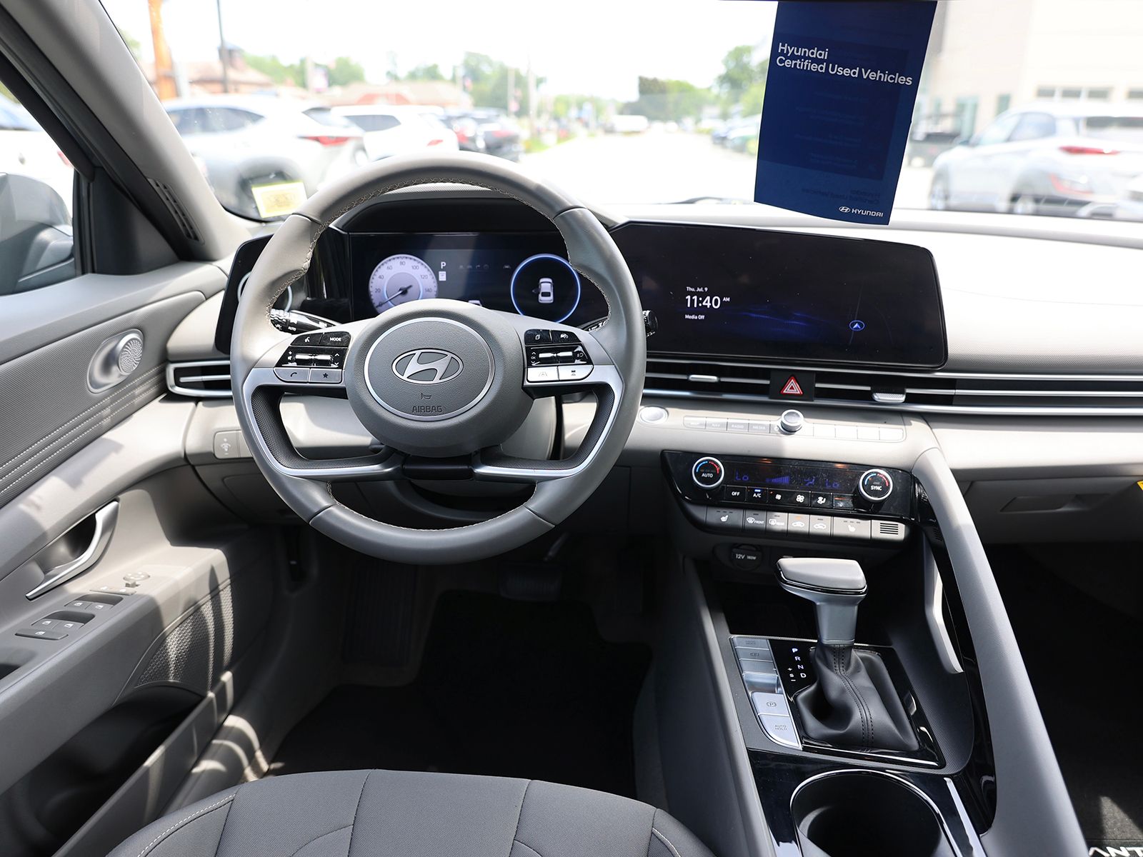 2025 Hyundai Elantra SEL - Photo 12