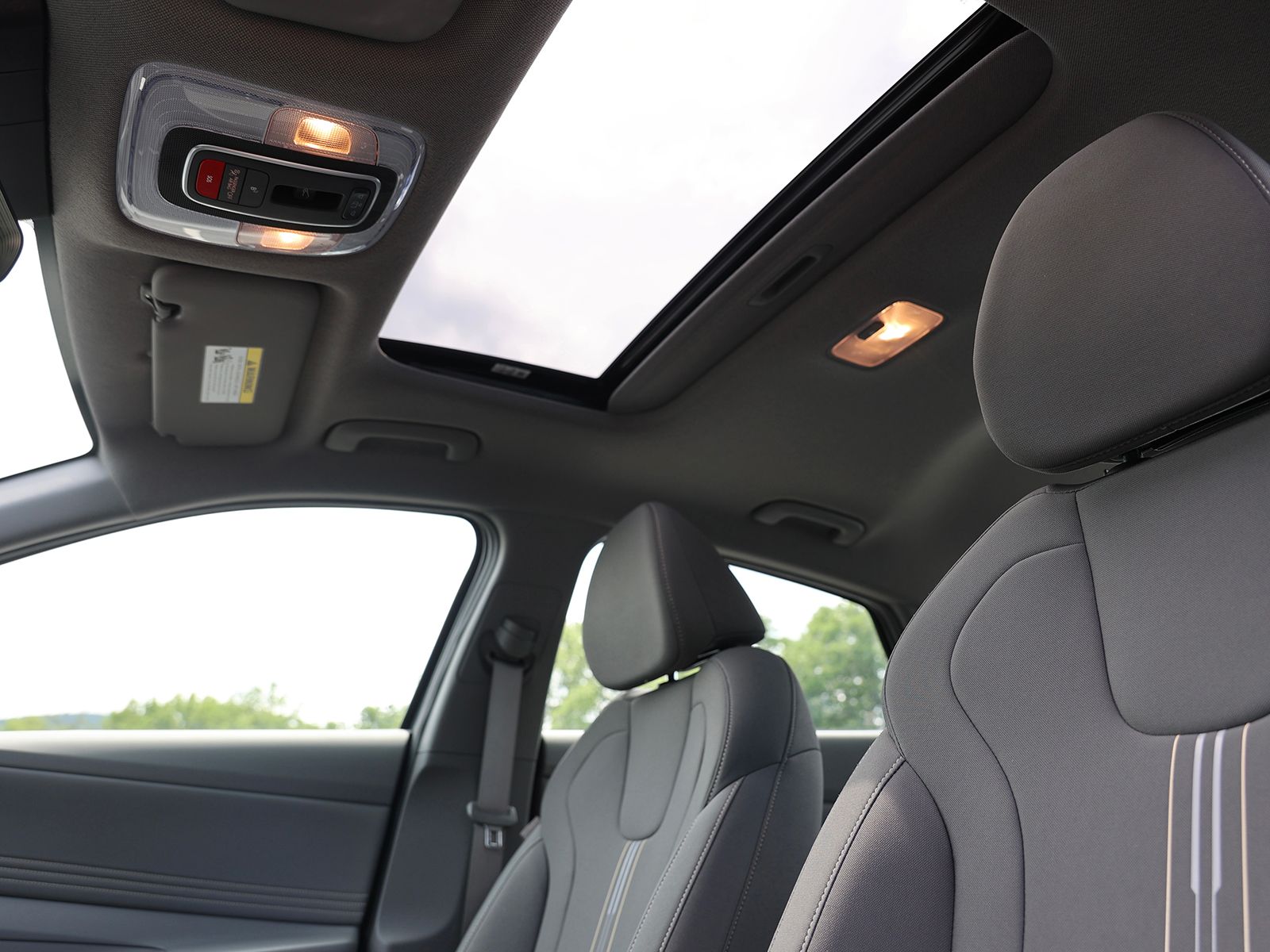 2025 Hyundai Elantra SEL - Photo 17