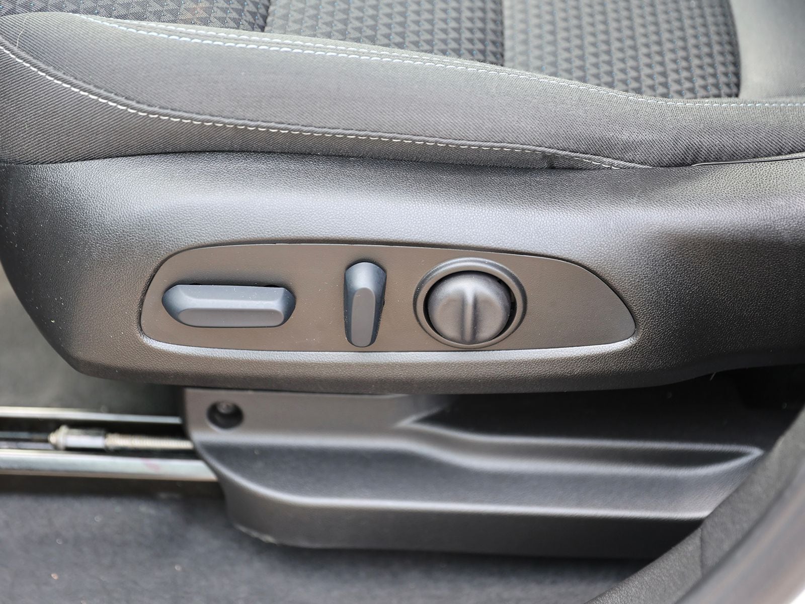 2023 Chevrolet Bolt EUV LT - Photo 18