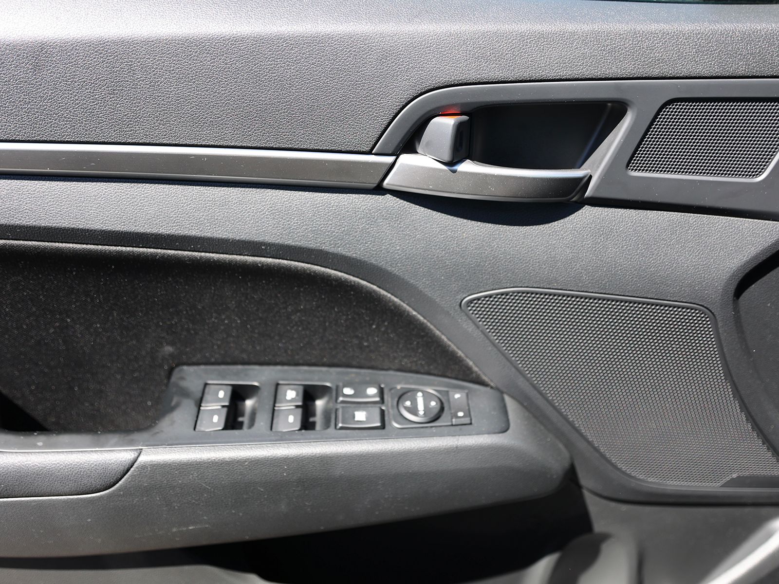 2020 Hyundai Elantra Value Edition - Photo 31