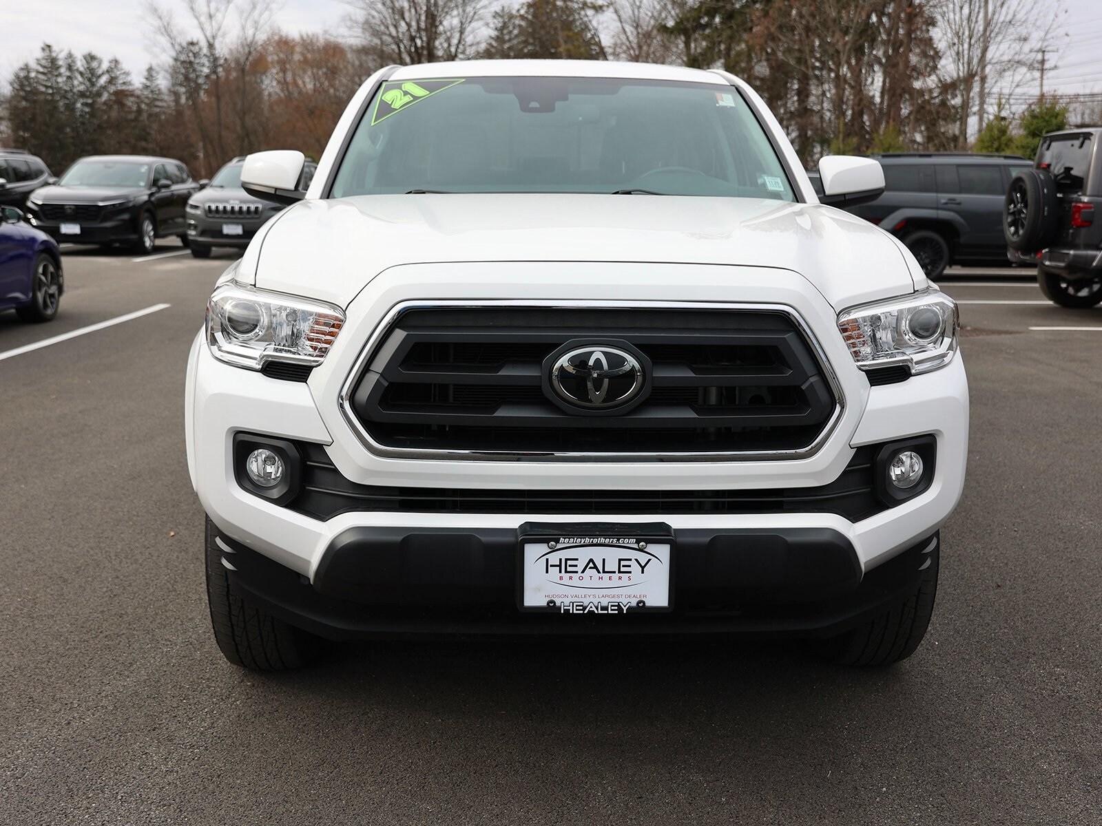 2021 Toyota Tacoma SR5 V6 4x4 photo 2
