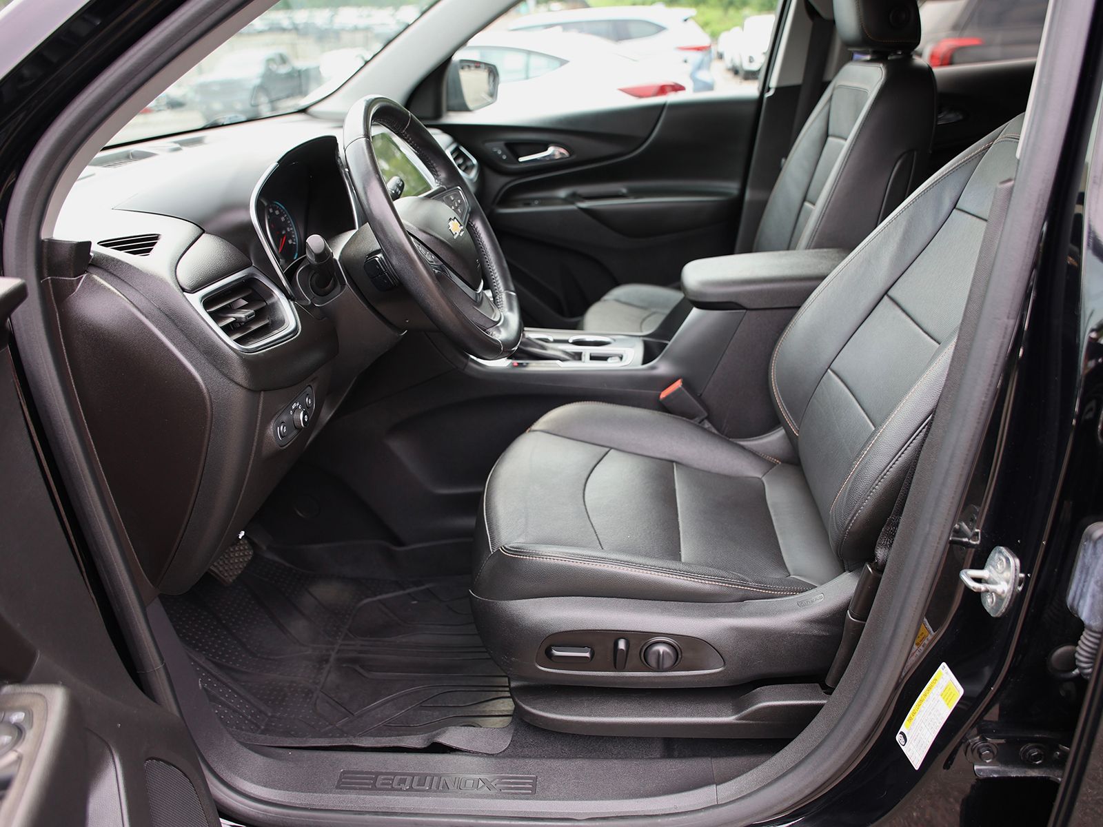2020 Chevrolet Equinox LT - Photo 17