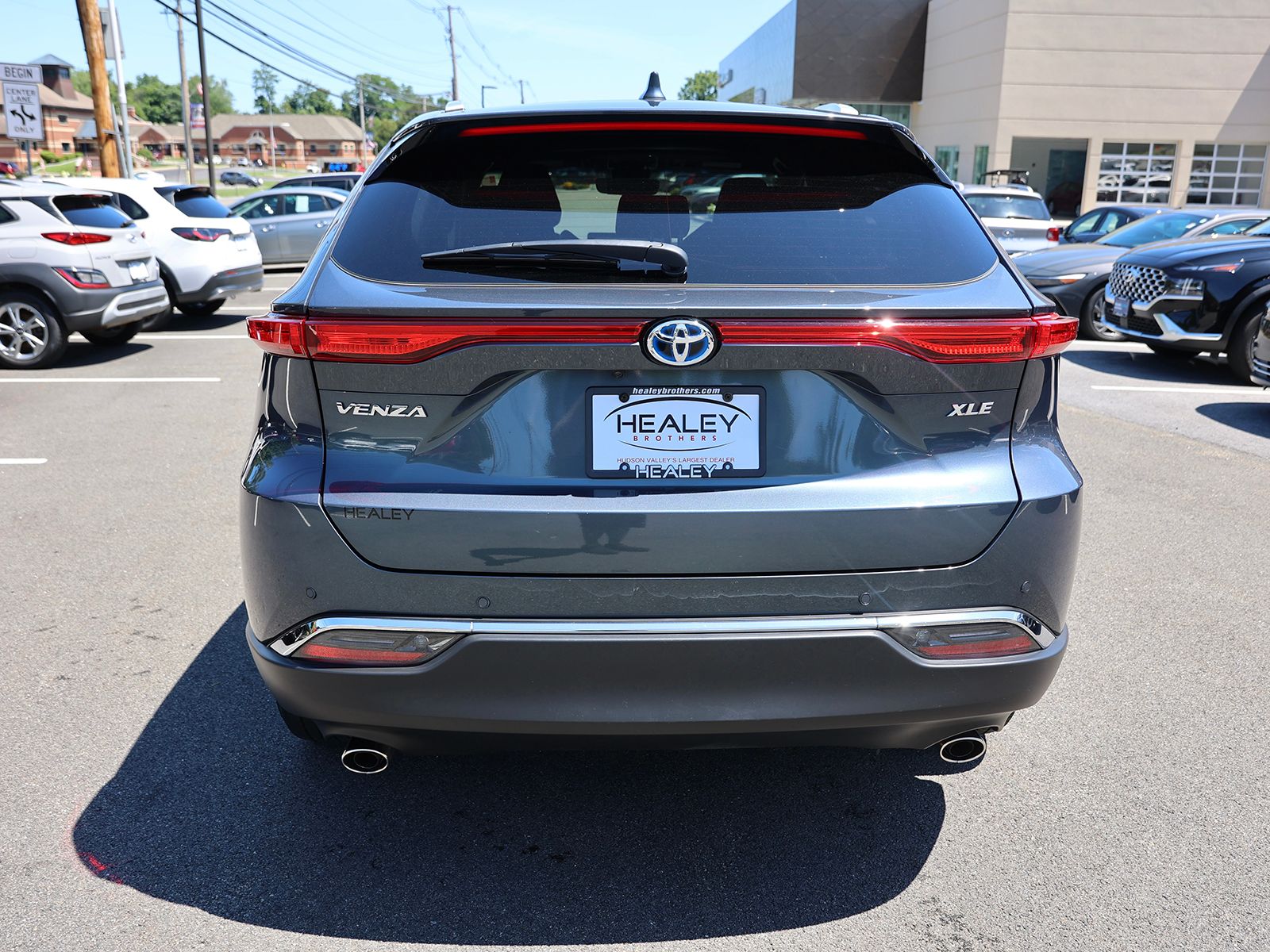 2024 Toyota Venza XLE - Photo 6