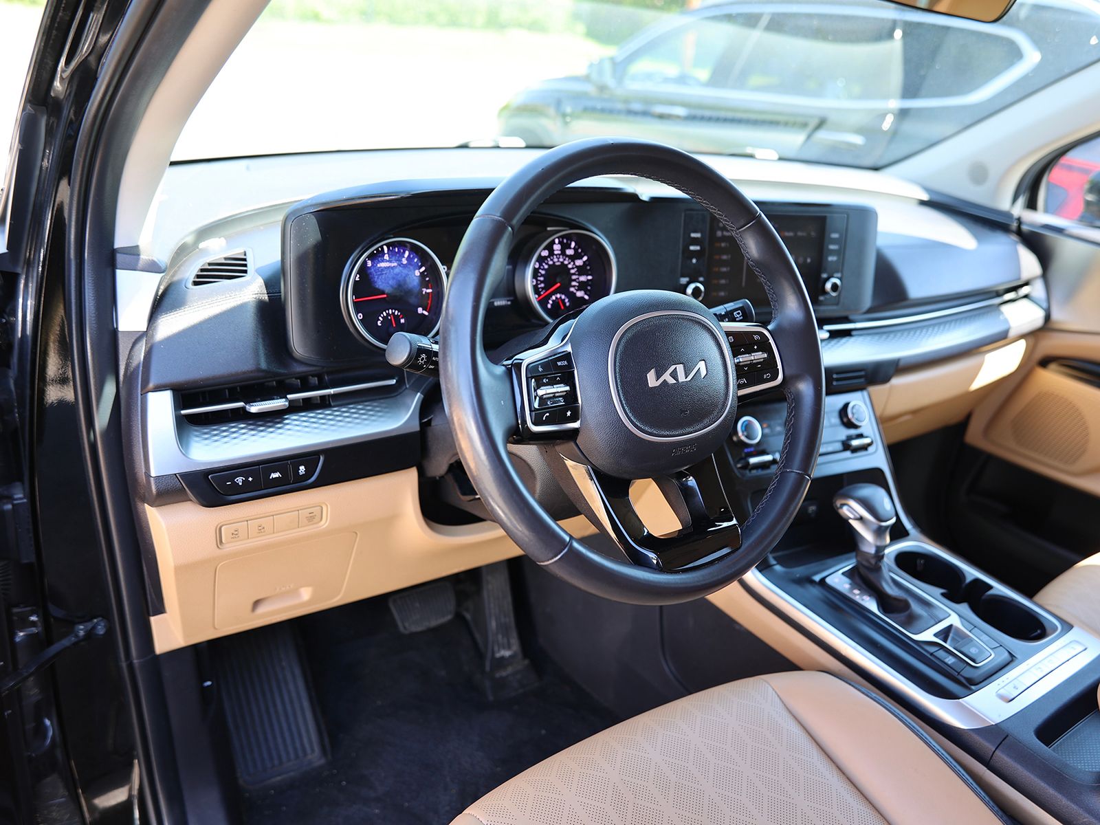 2024 Kia Carnival LX Seat Pkg - Photo 15