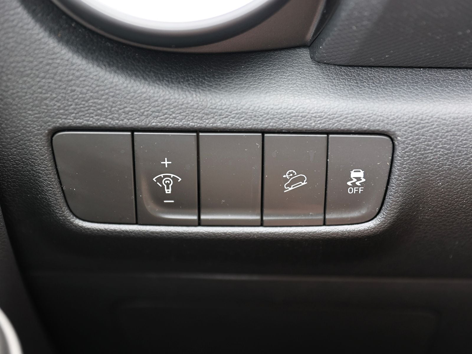 2023 Hyundai Kona SE - Photo 33