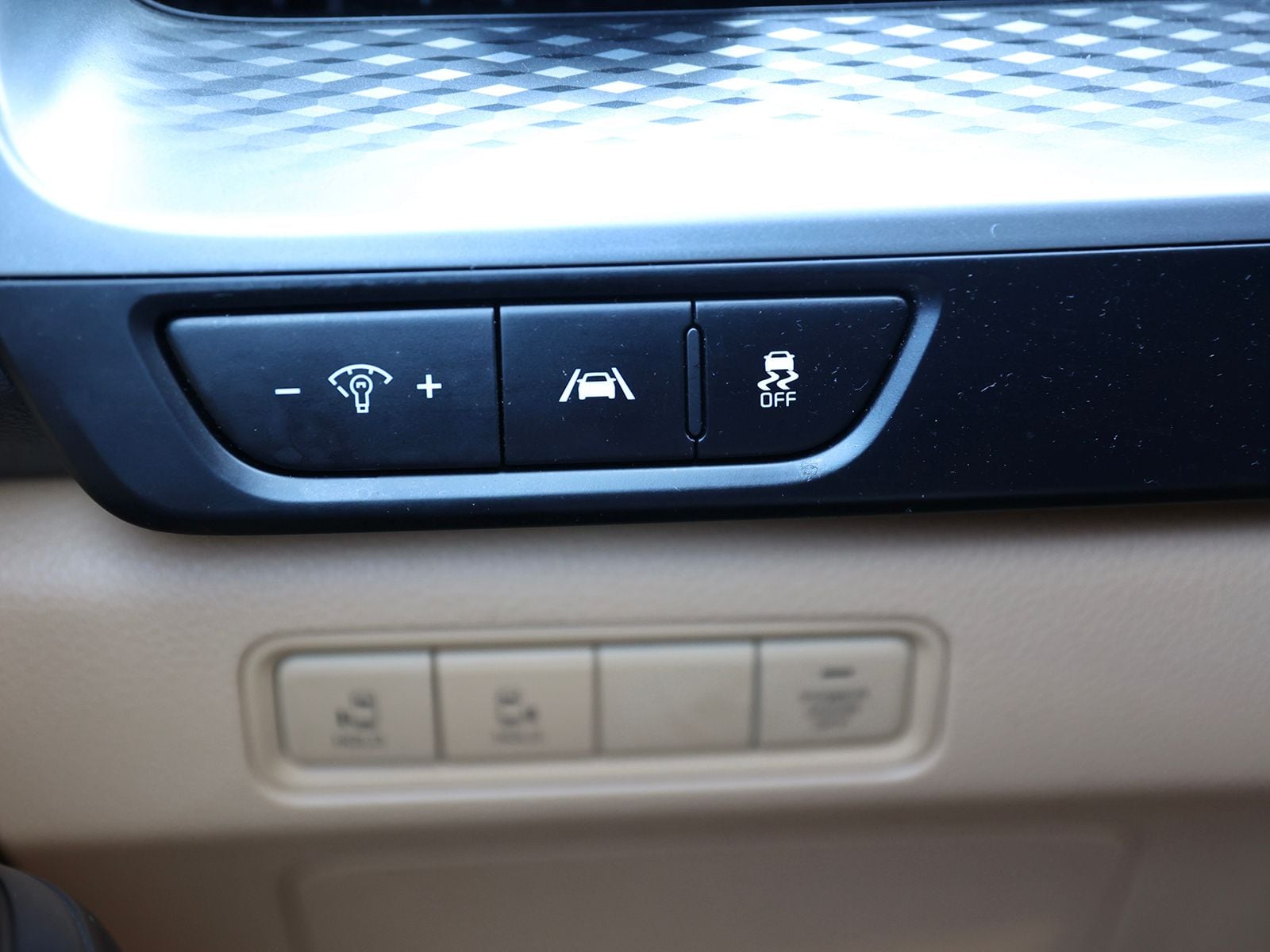 2024 Kia Carnival LX Seat Pkg - Photo 33