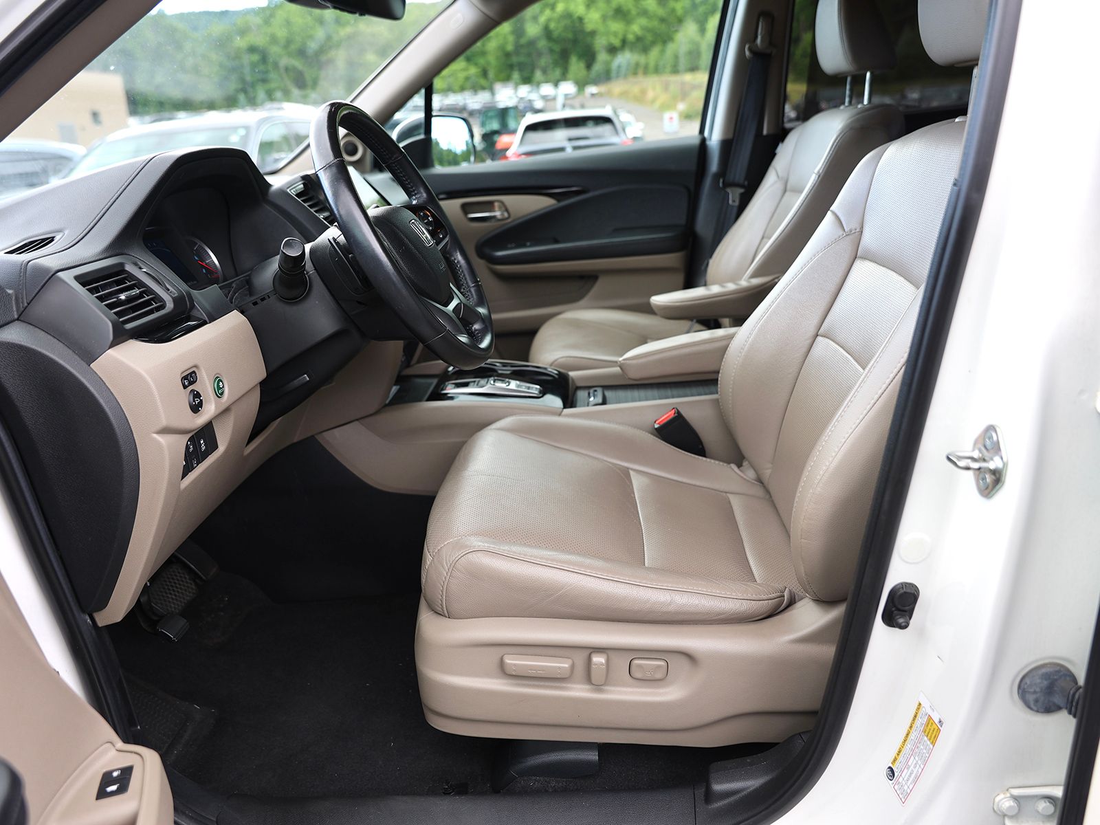 2019 Honda Pilot Elite - Photo 19
