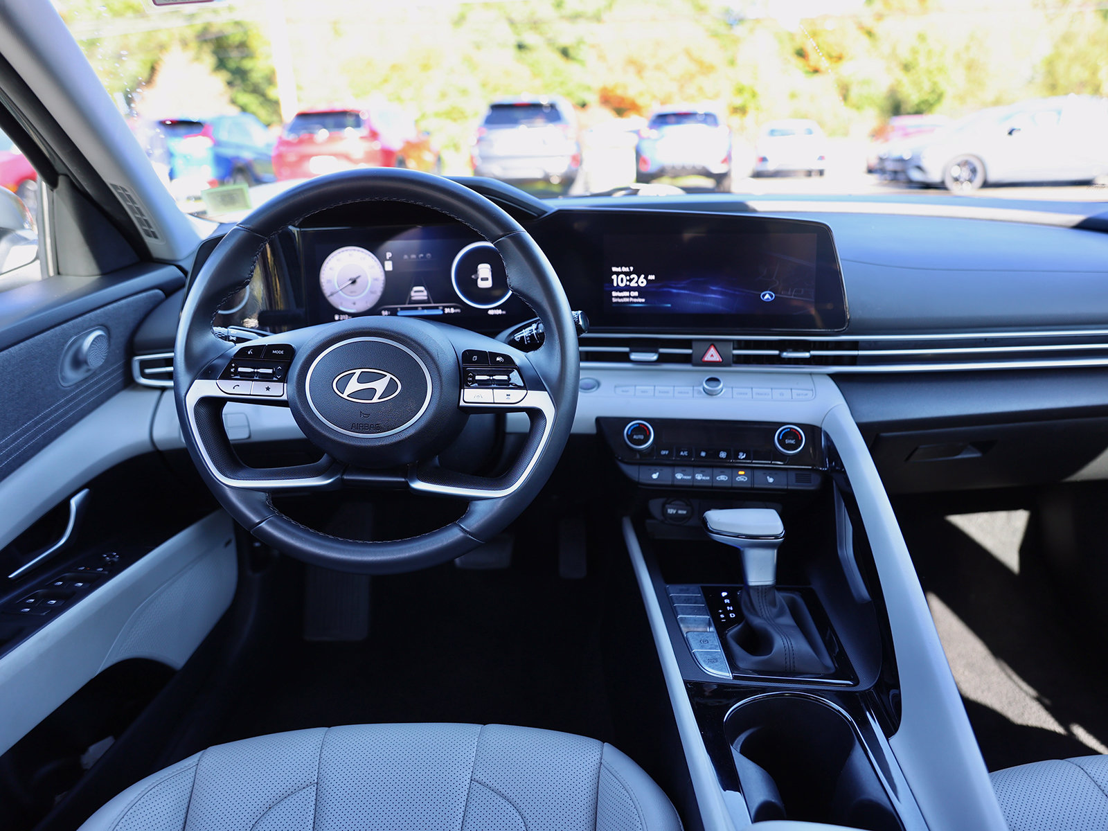 2025 Hyundai Elantra Limited - Photo 13