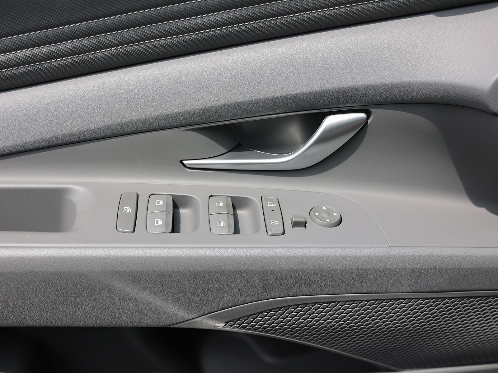 2025 Hyundai Elantra SEL - Photo 33