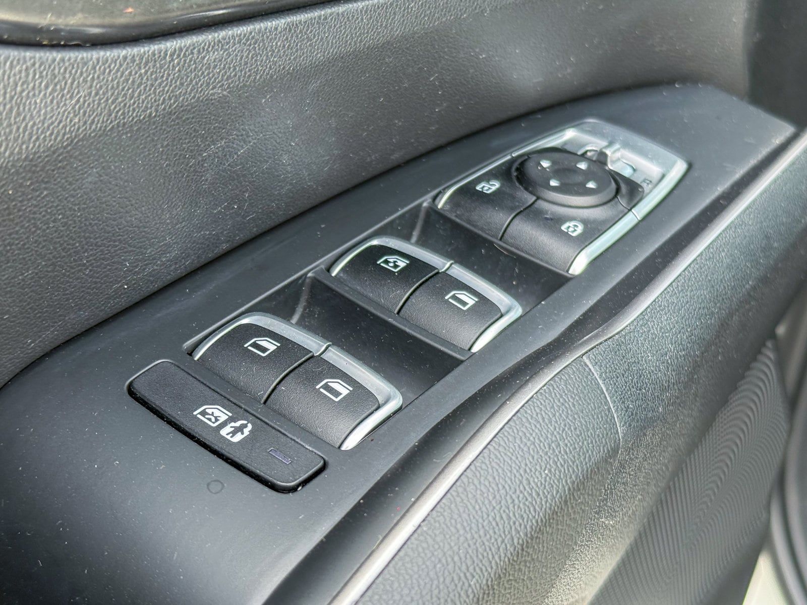 2023 Kia Sorento EX Hybrid - Photo 17