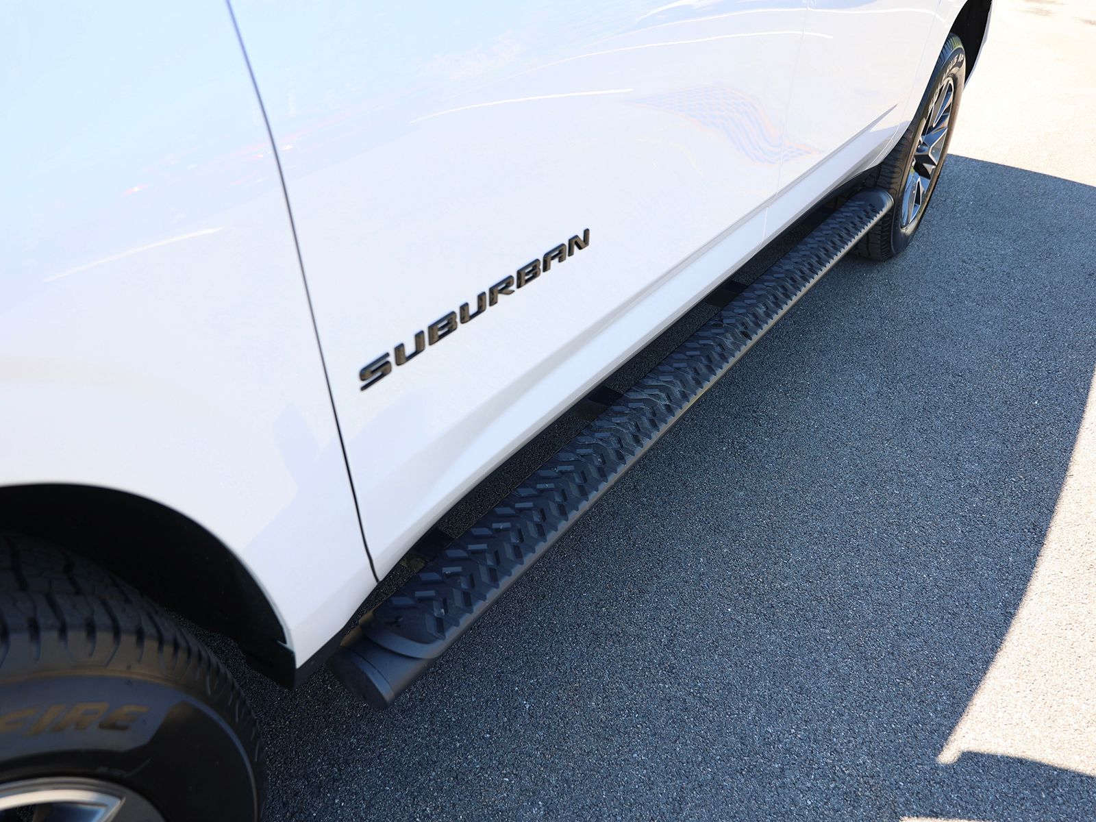 2023 Chevrolet Suburban Z71 - Photo 9