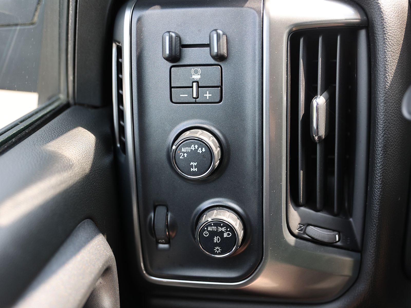 2017 Chevrolet Silverado 1500 LT Z71 - Photo 32