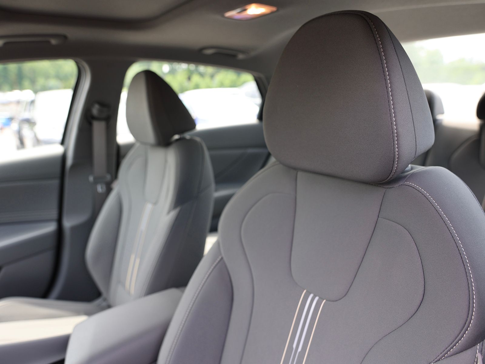2025 Hyundai Elantra SEL - Photo 16