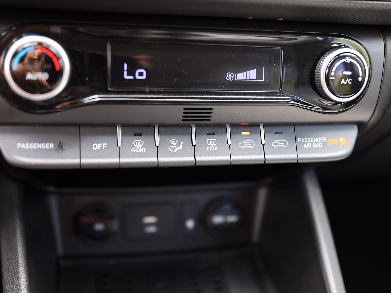 2023 Hyundai Kona Limited - Photo 27