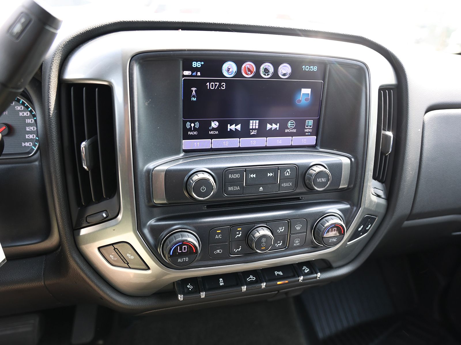 2017 Chevrolet Silverado 1500 LT Z71 - Photo 24
