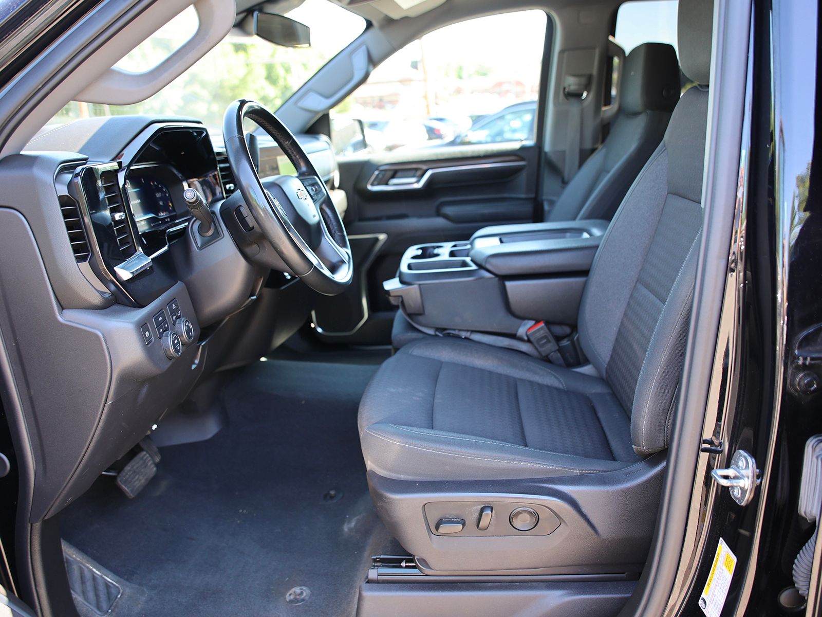 2024 Chevrolet Silverado 1500 LT - Photo 19