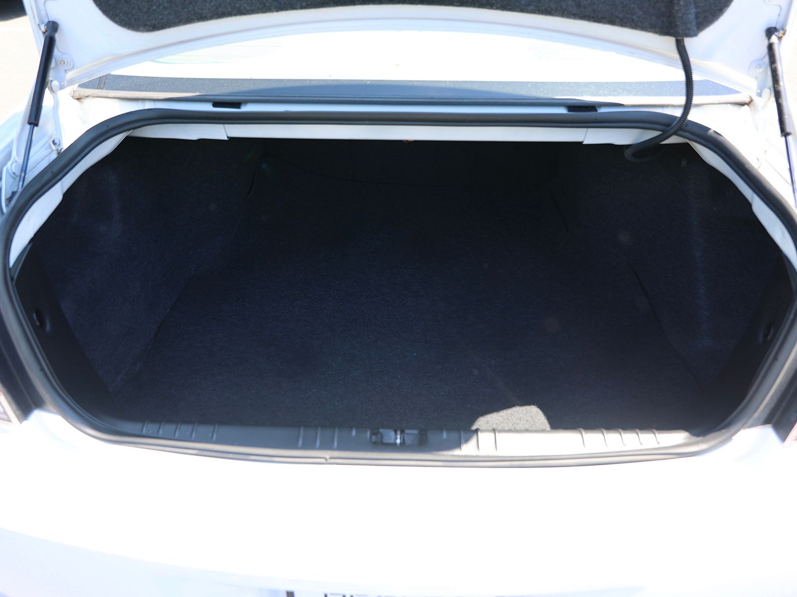 2010 Chevrolet Impala LT - Photo 12