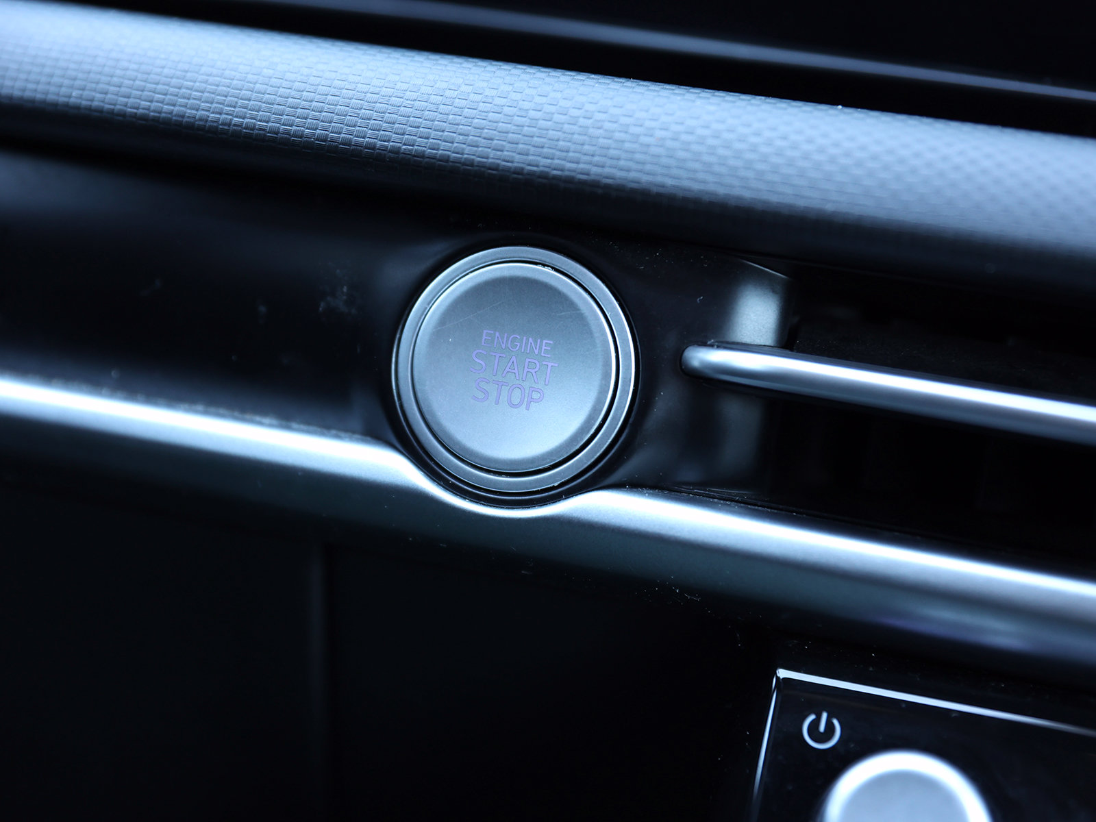2025 Hyundai Santa Cruz SEL - Photo 28