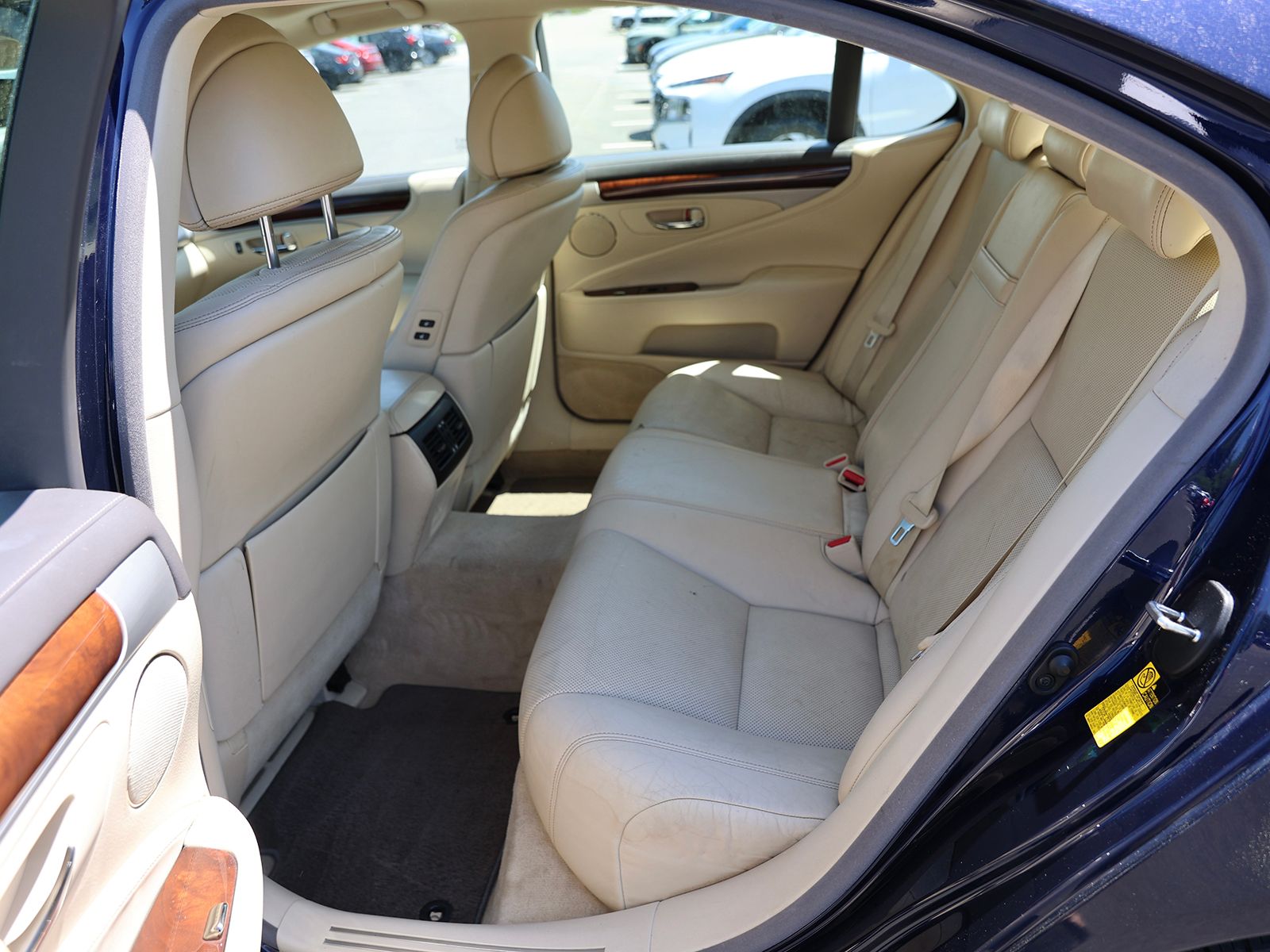 2013 Lexus LS Base - Photo 21
