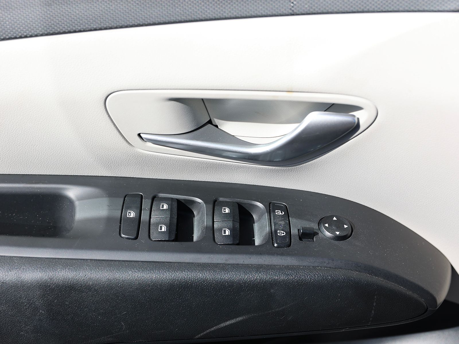 2024 Hyundai Tucson SE - Photo 31