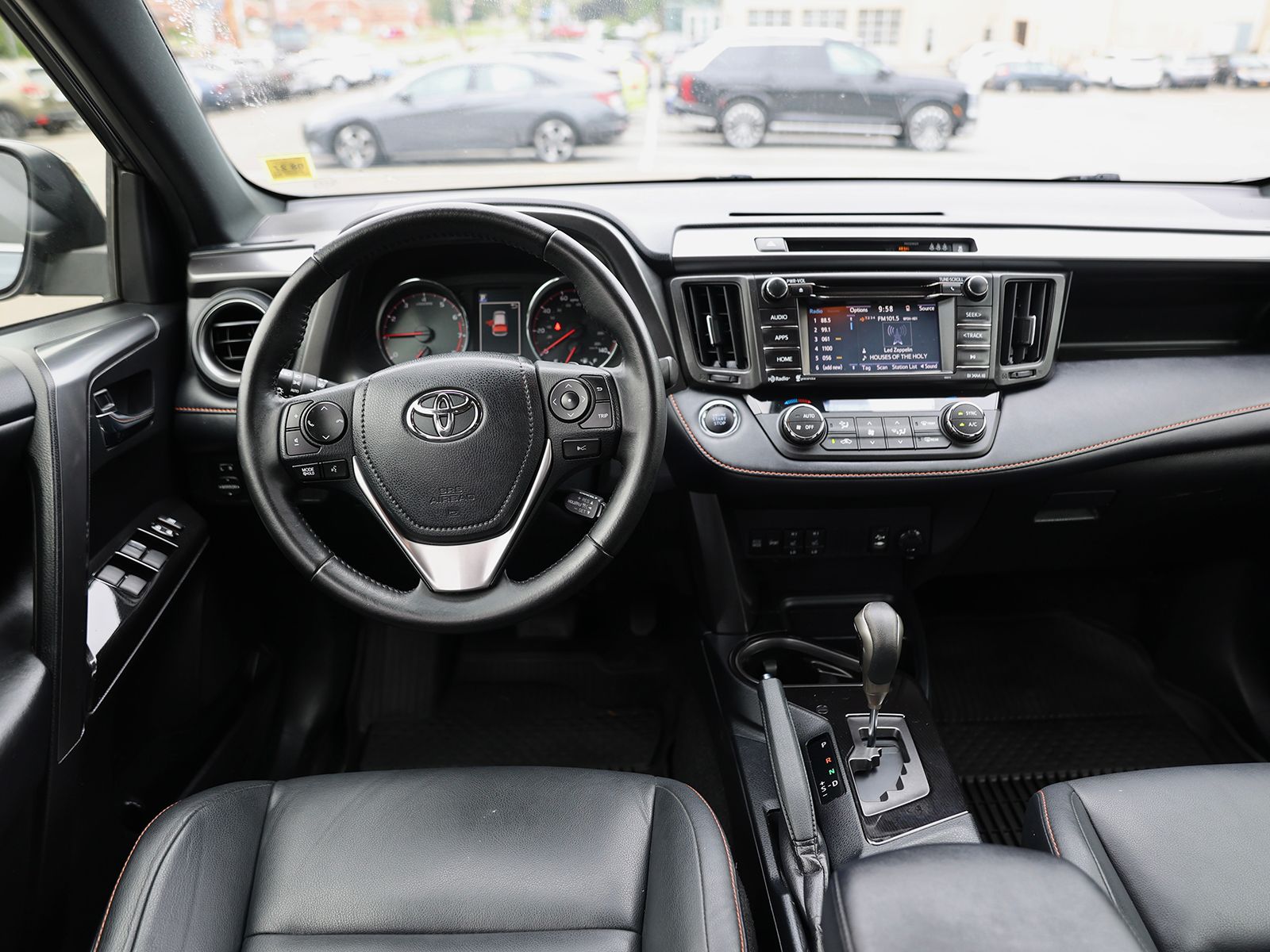 2017 Toyota RAV4 SE - Photo 15