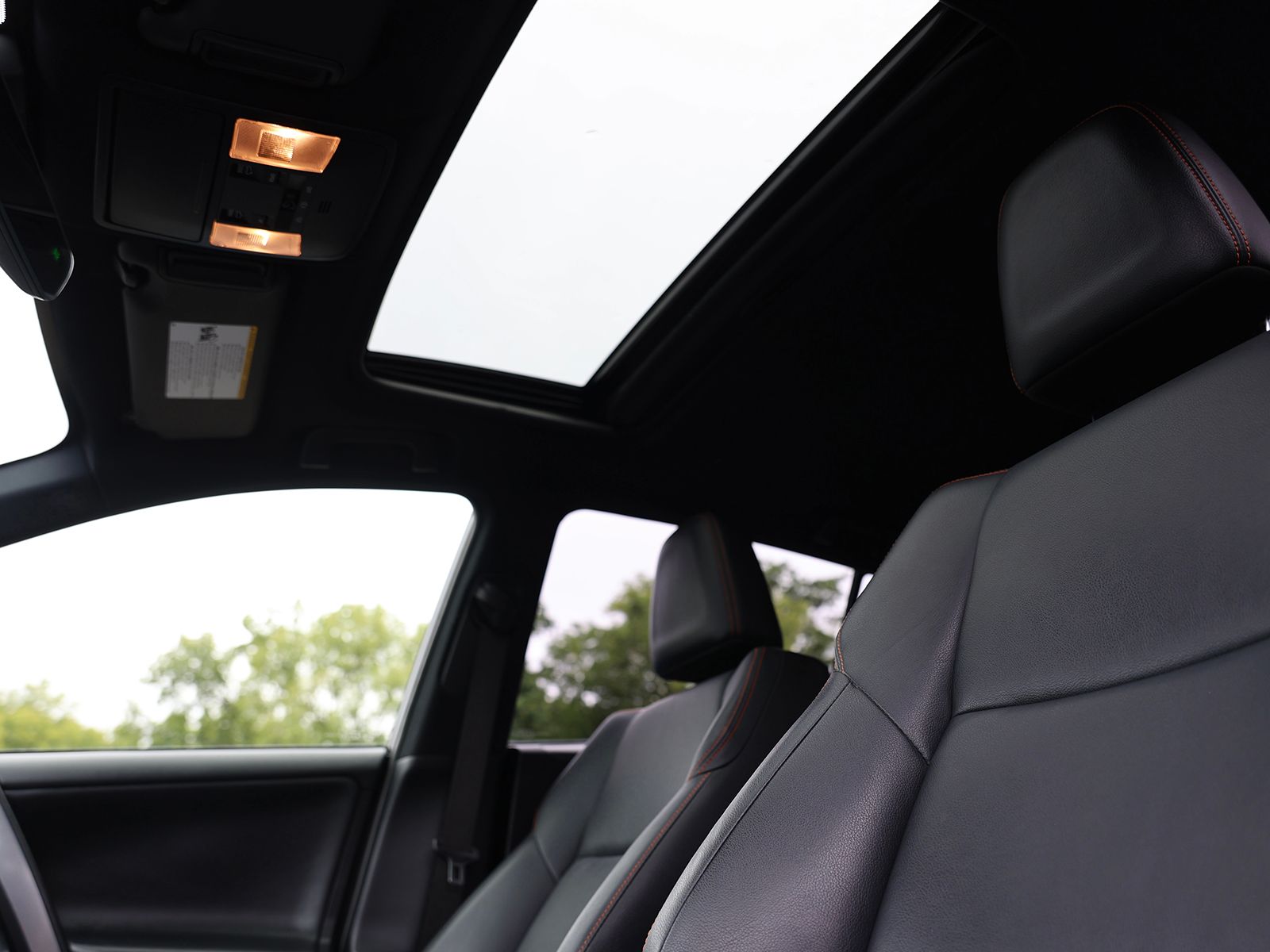 2017 Toyota RAV4 SE - Photo 20