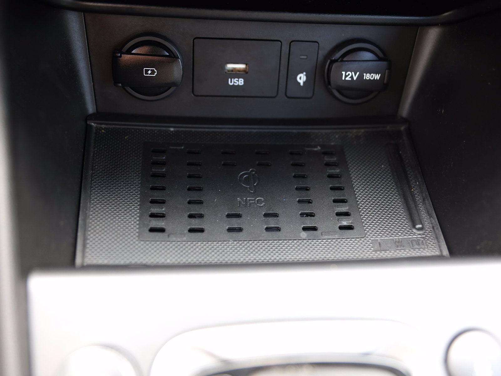 2023 Hyundai Kona Limited - Photo 29