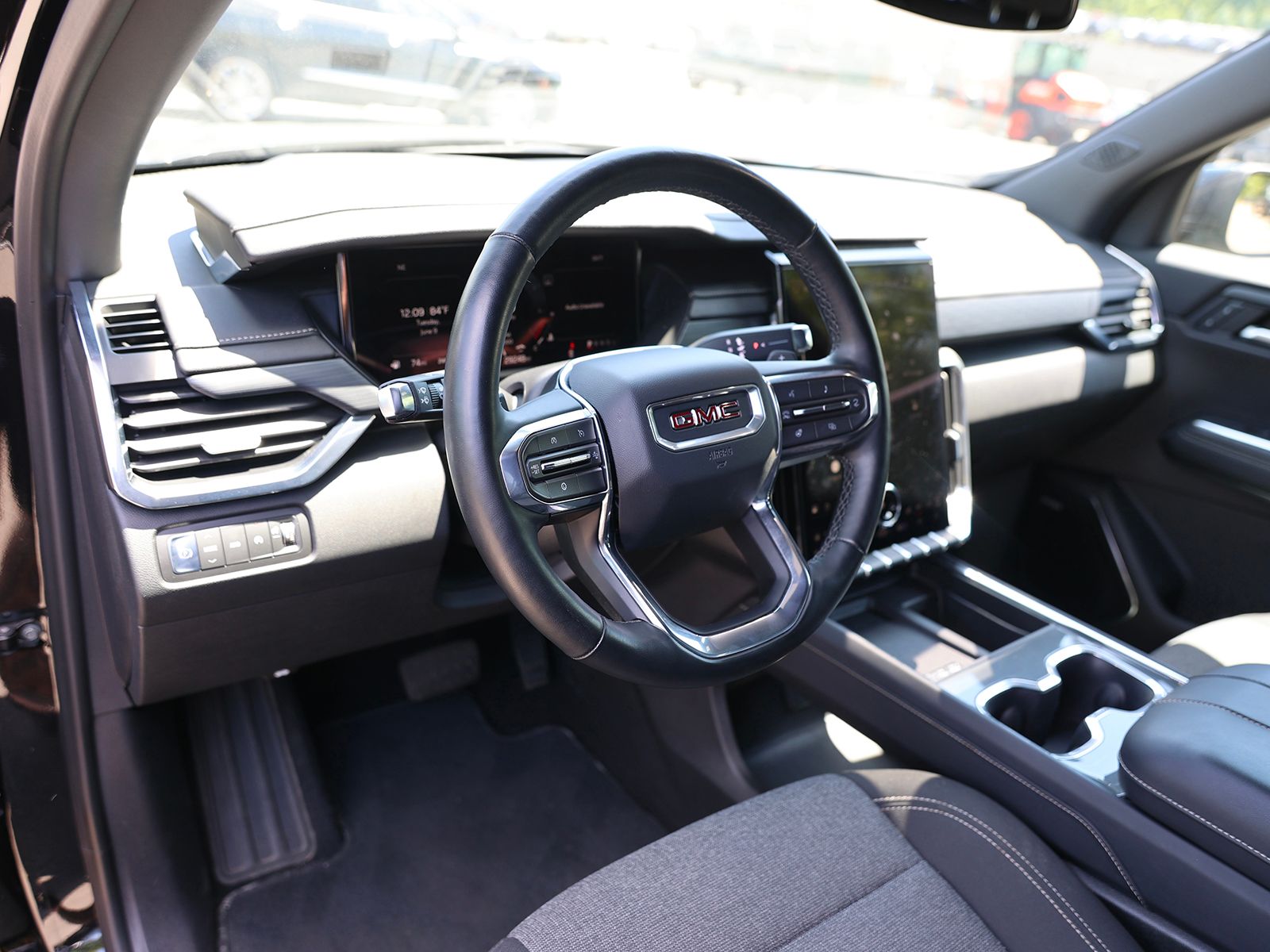 2025 GMC Acadia Elevation - Photo 17