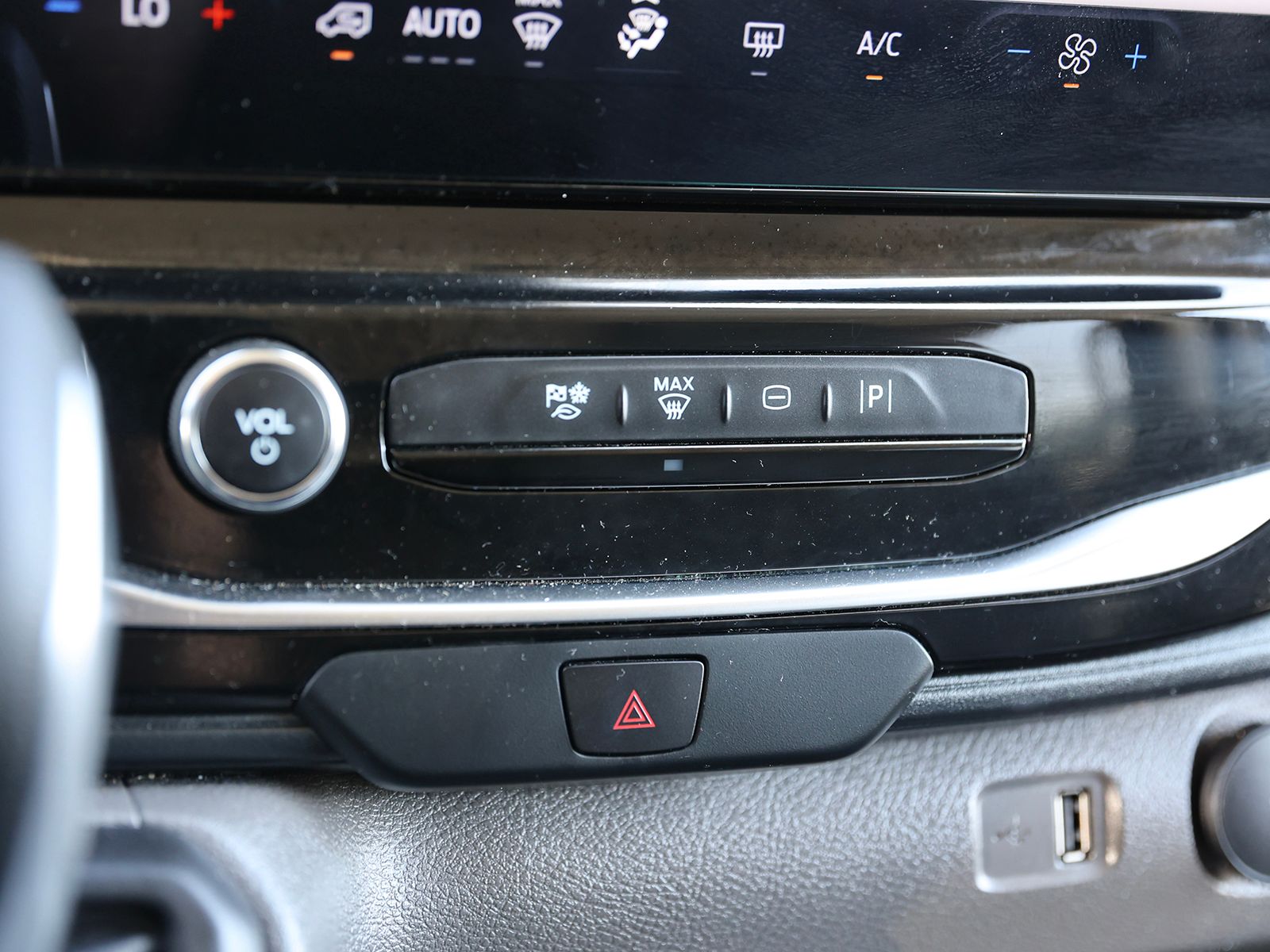 2025 Ford Transit Passenger Van XLT - Photo 25