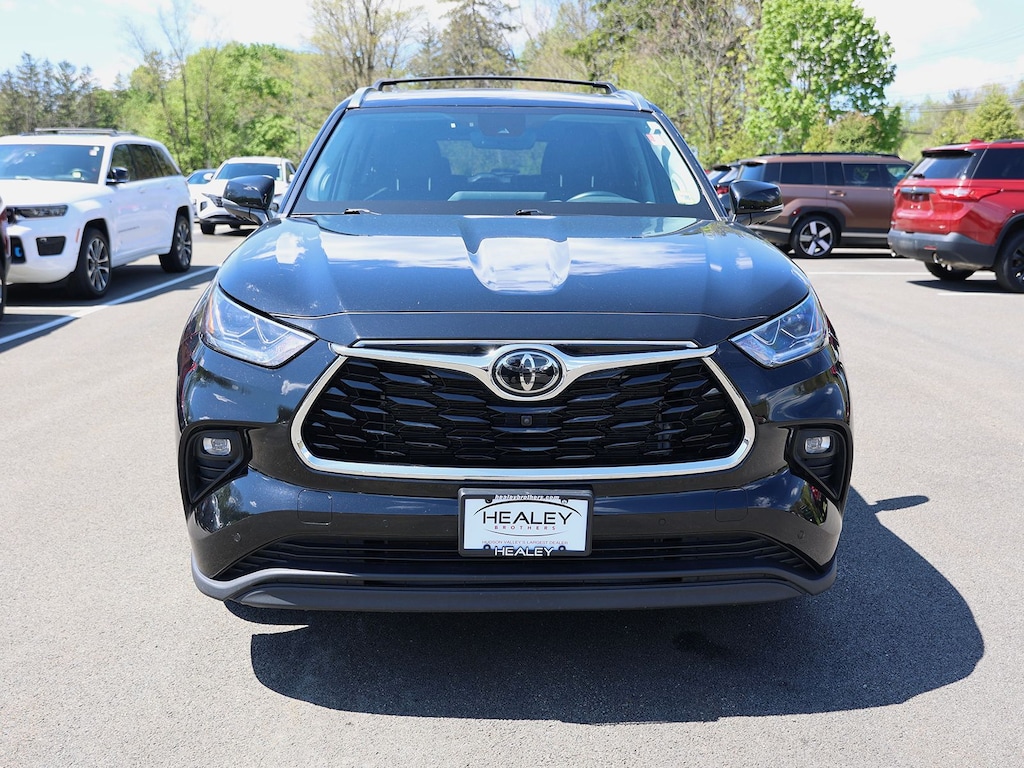 Used 2023 Toyota Highlander Limited SUV