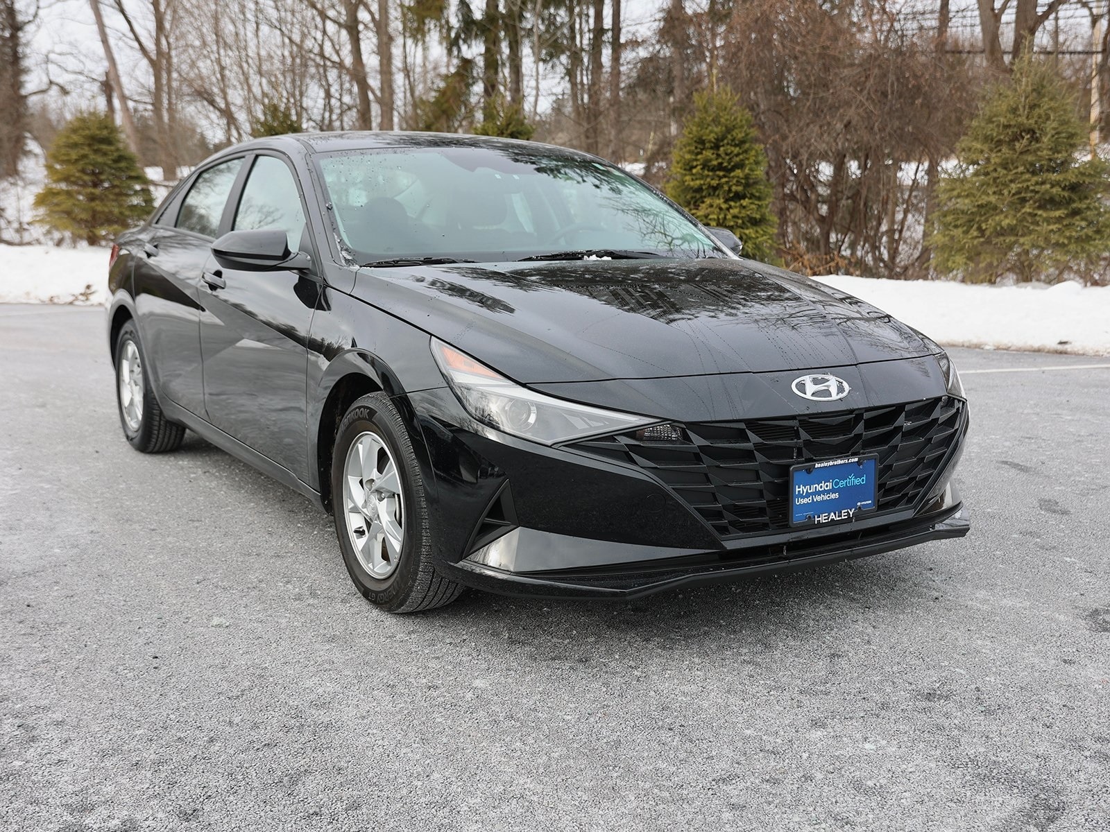 2023 Hyundai Elantra SE's photo