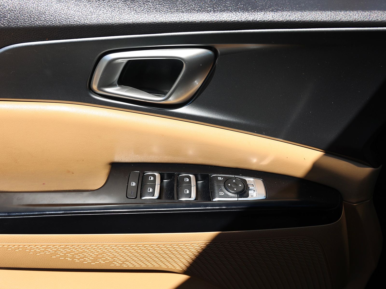 2024 Kia Carnival LX Seat Pkg - Photo 35