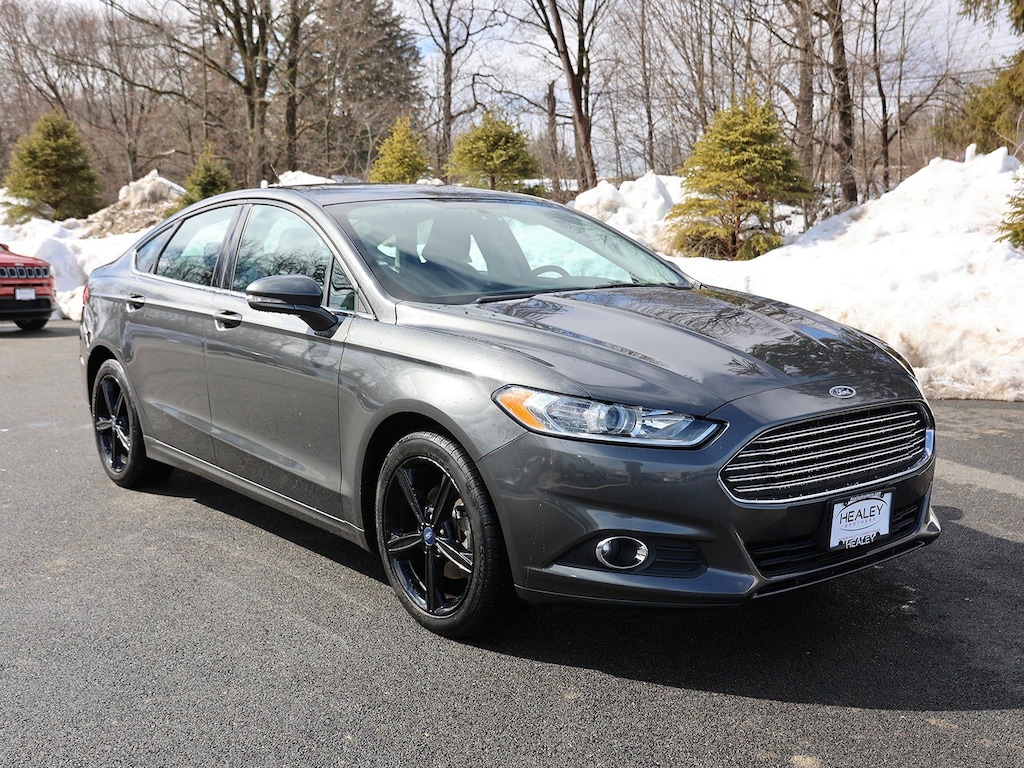 Used 2016 Ford Fusion SE Sedan