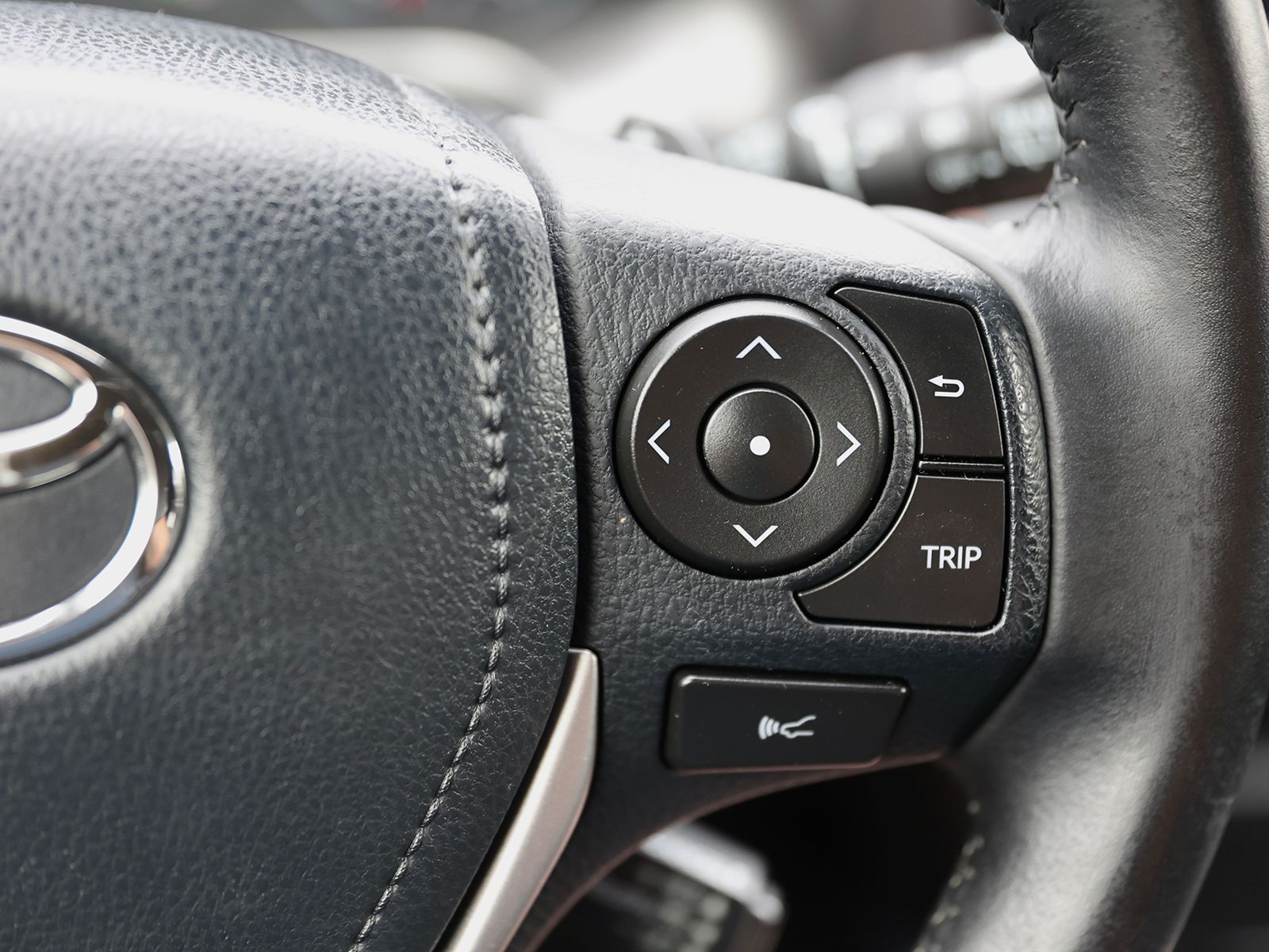 2017 Toyota RAV4 SE - Photo 37