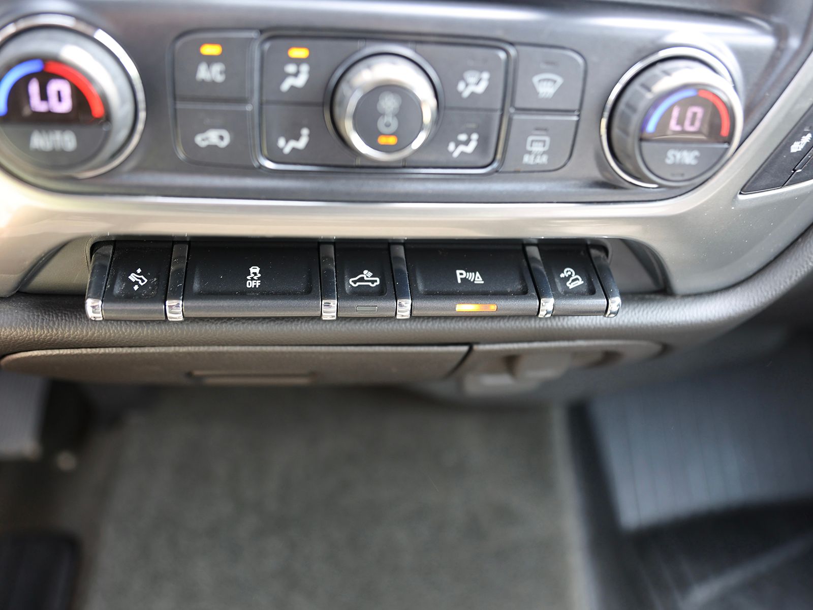 2017 Chevrolet Silverado 1500 LT Z71 - Photo 28
