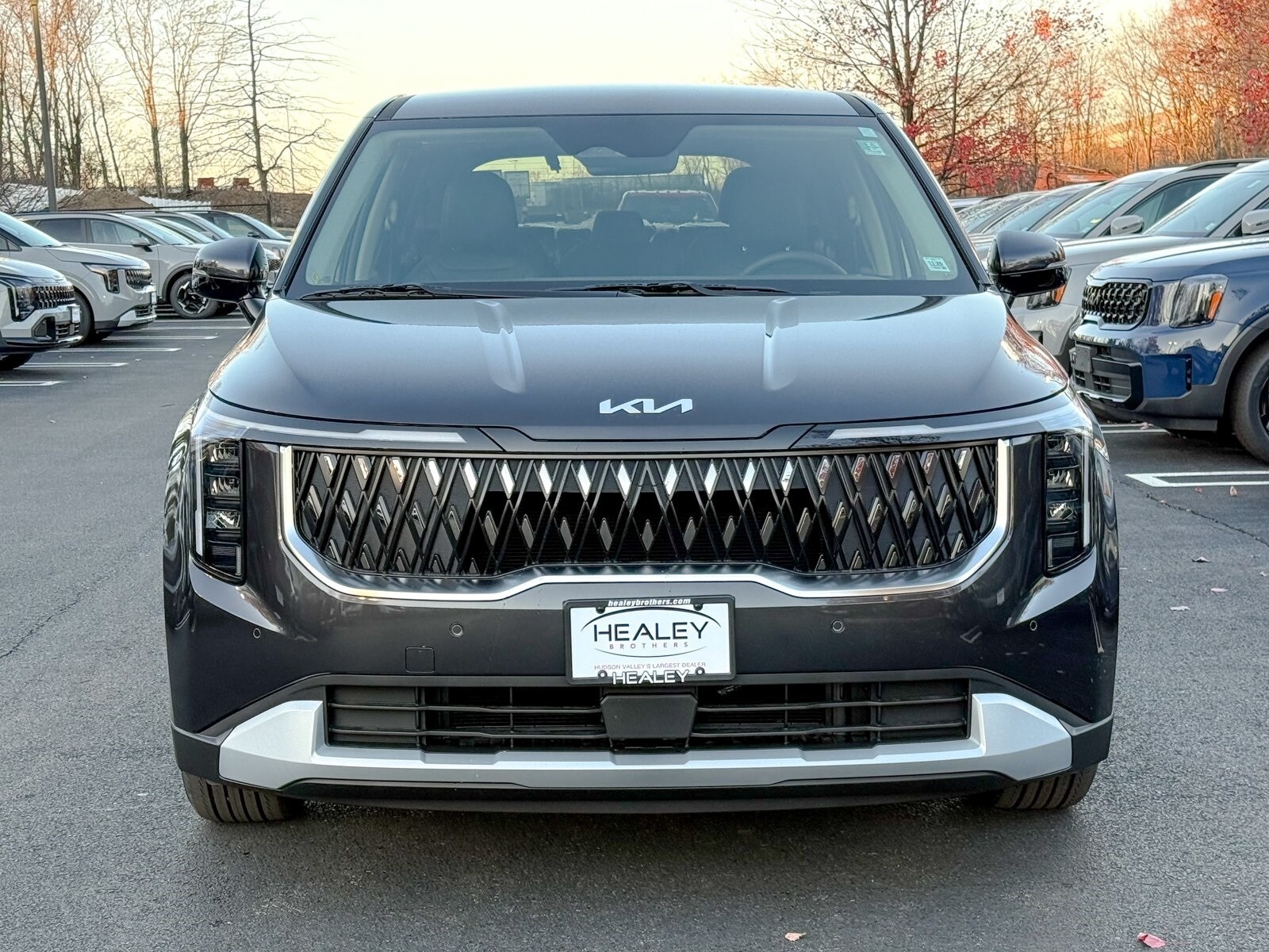 2026 Kia Carnival LXS photo 2